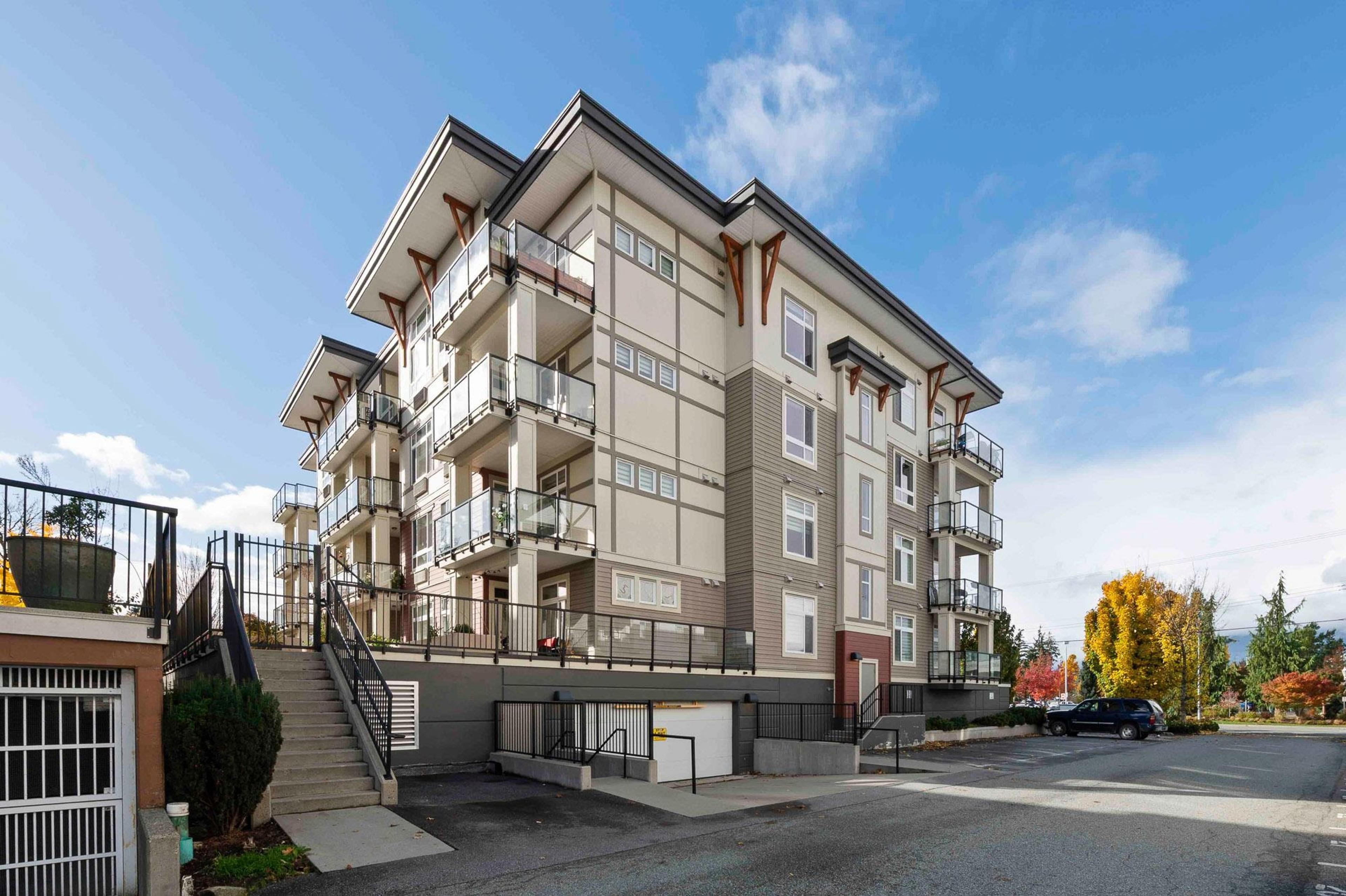 9130 Corbould Street, Chilliwack - Exteriors - Full Complex View - Photo 4