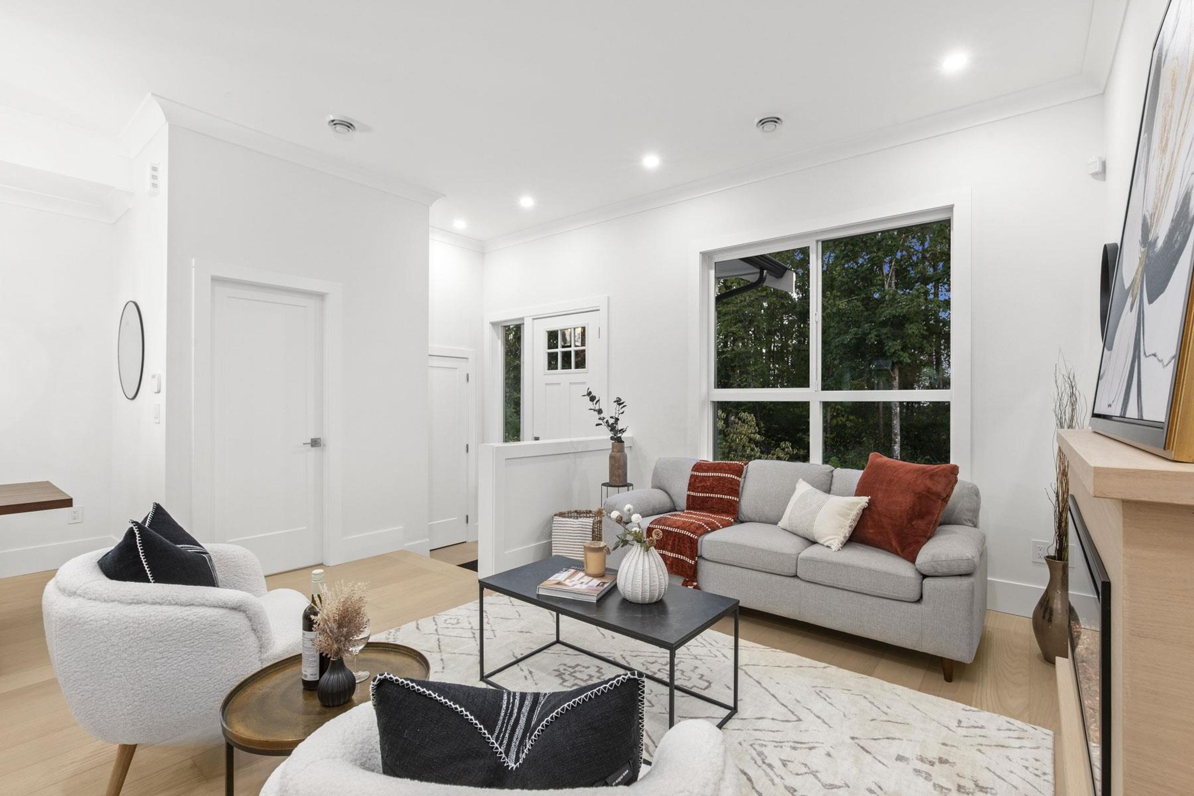 #102 16621 18 AVENUE - Image 2