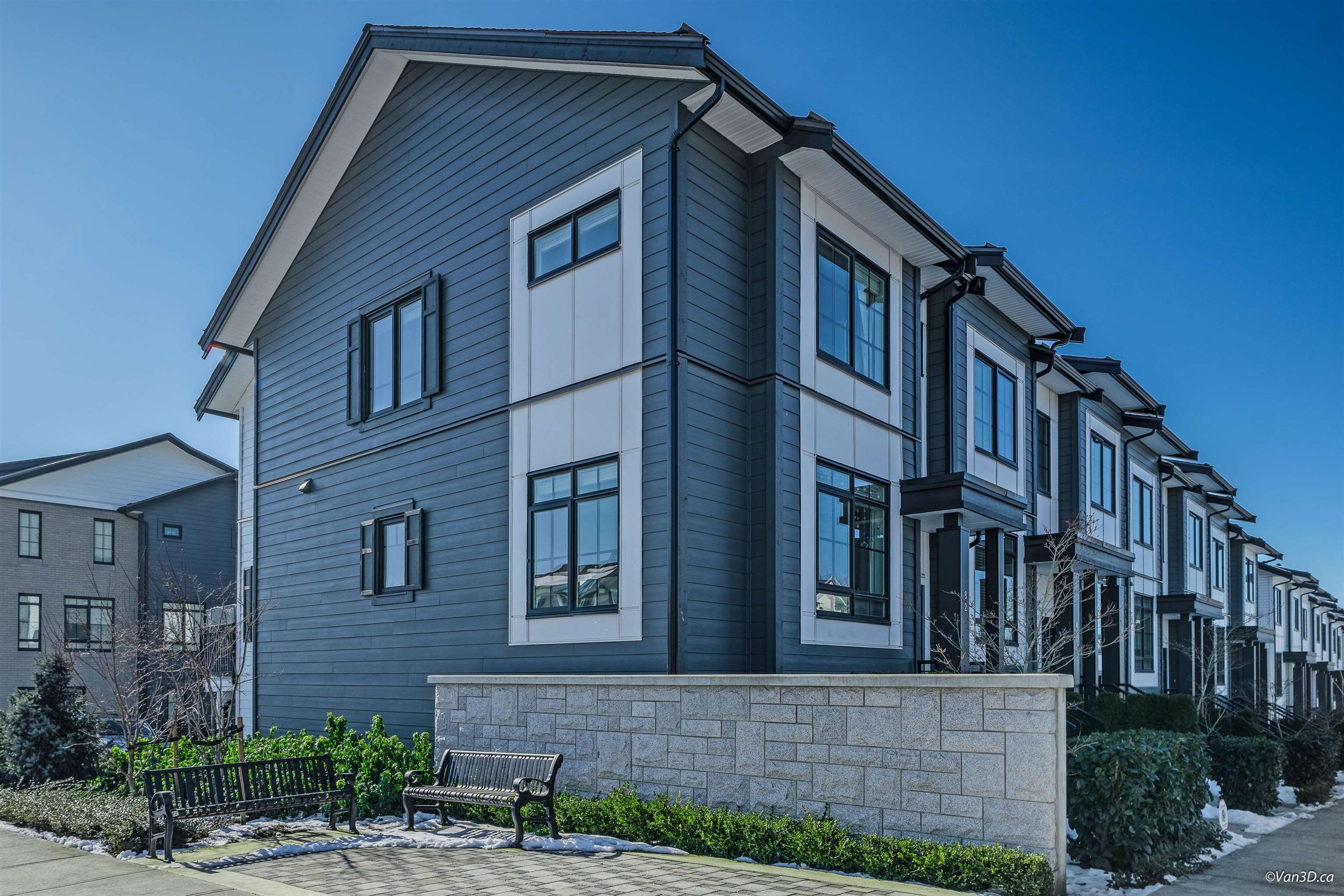 #82 2075 OAK MEADOWS DRIVE - Image 2