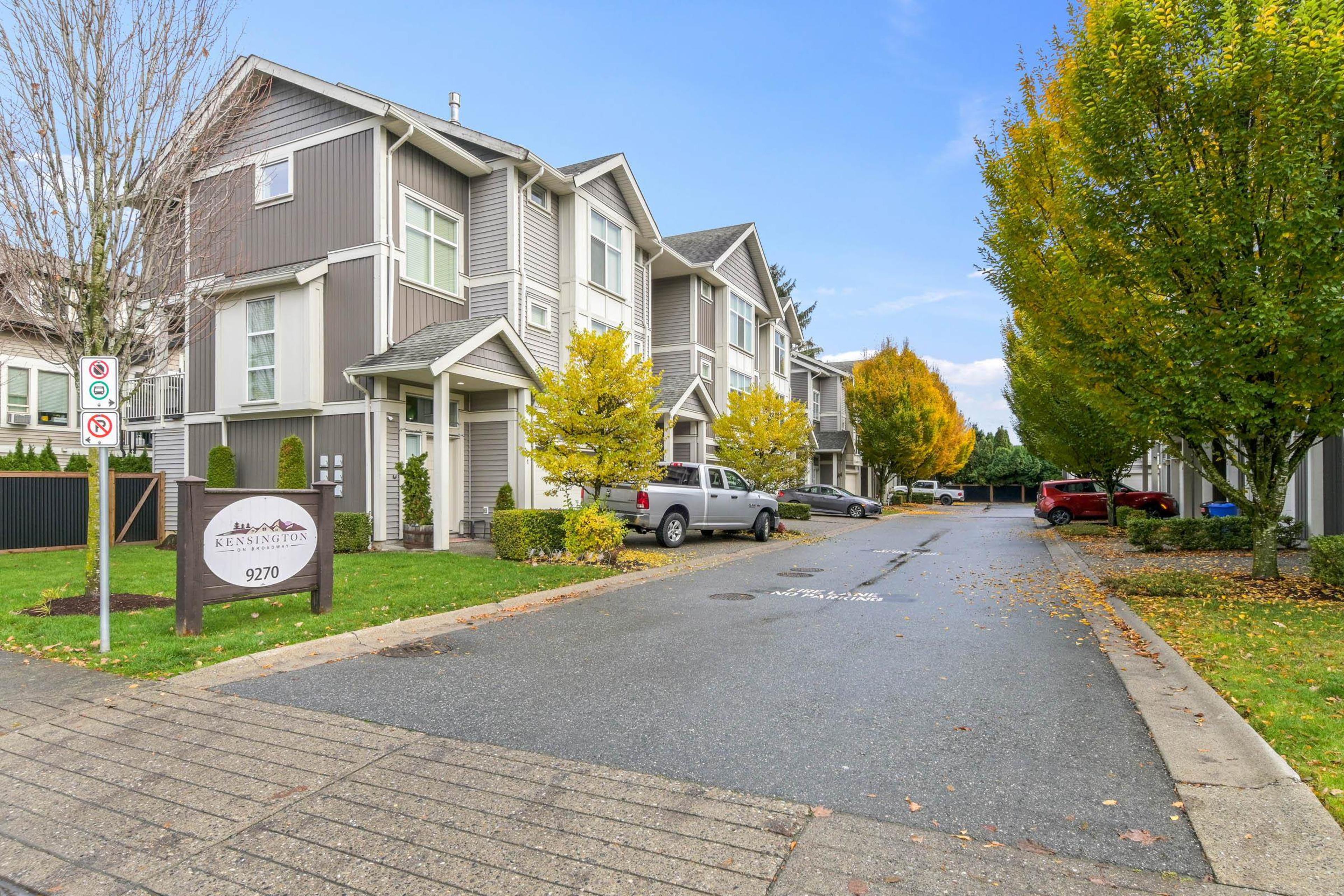 9270 Broadway Street, Chilliwack - Exteriors - Full Complex View - Photo 3