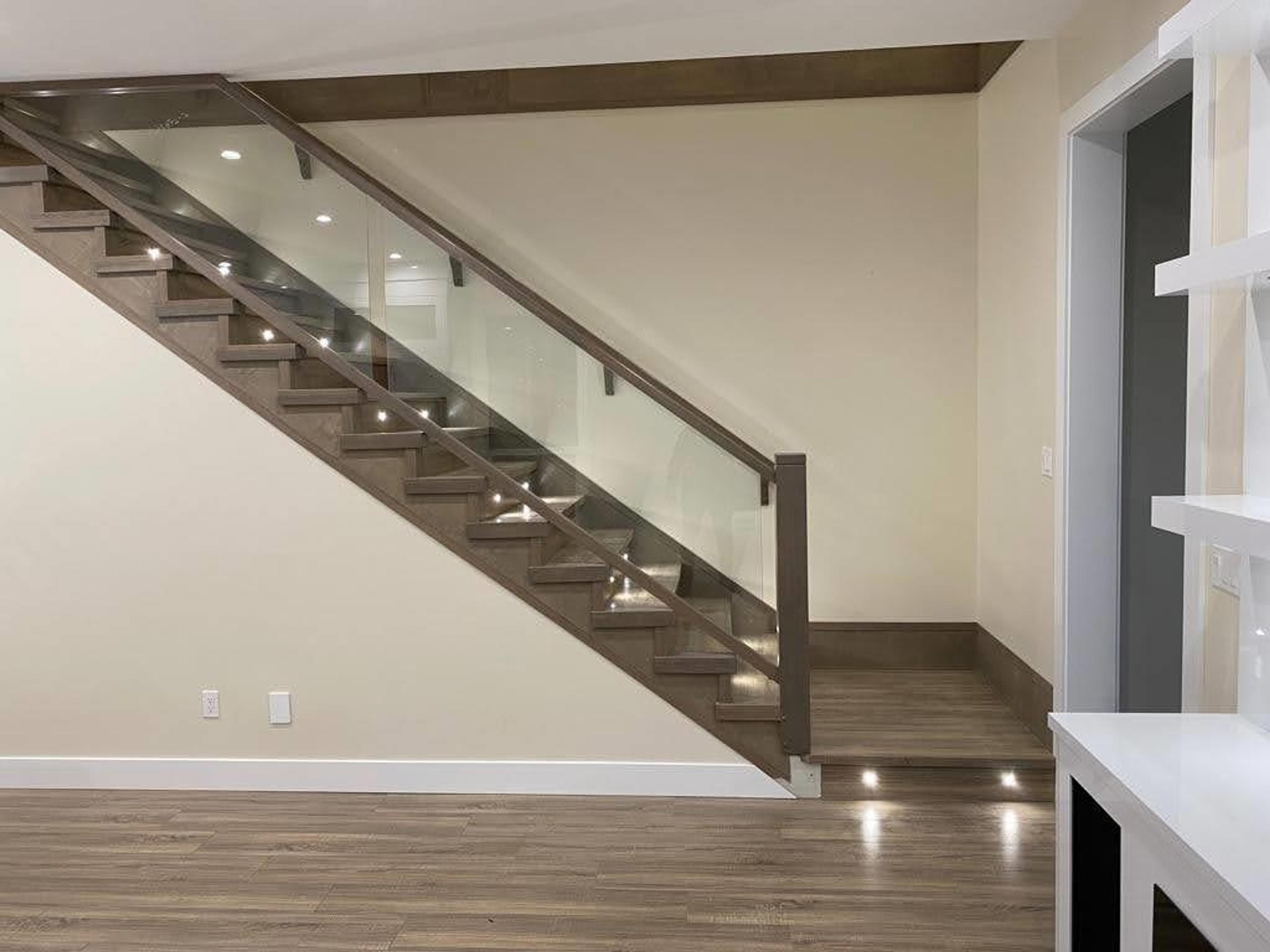 5808 140A PLACE - Image 2