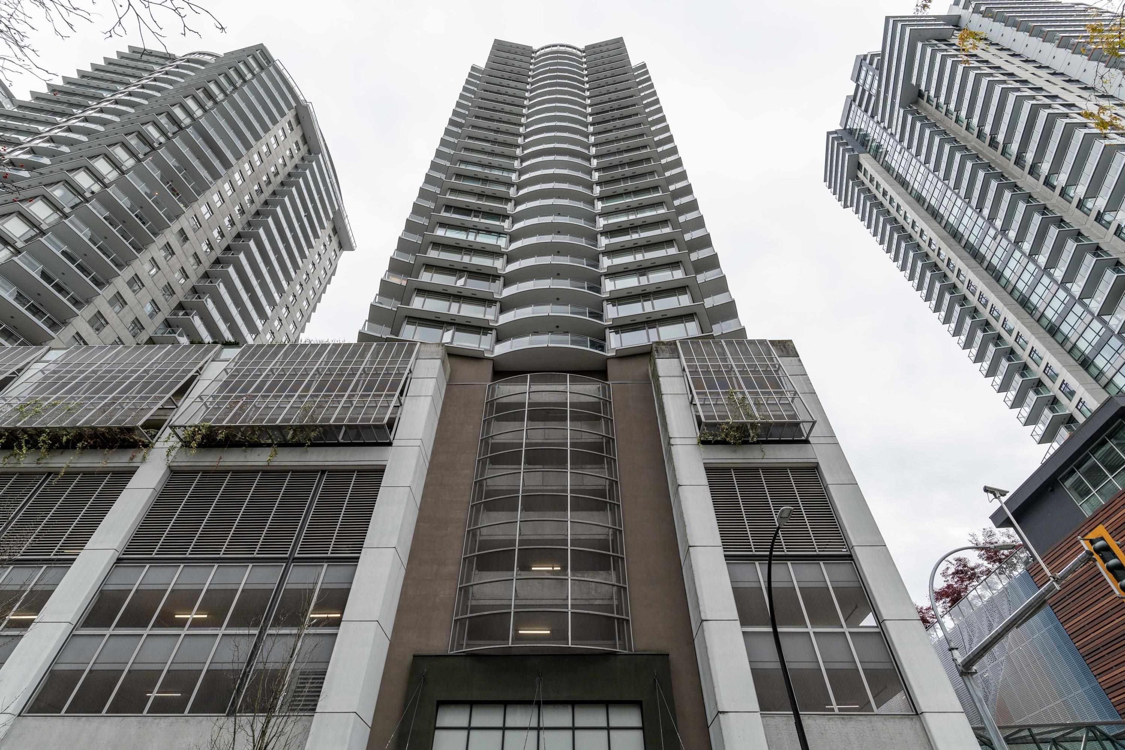 898 Carnarvon Street, New Westminster - Exteriors - Full Complex View - Photo 2