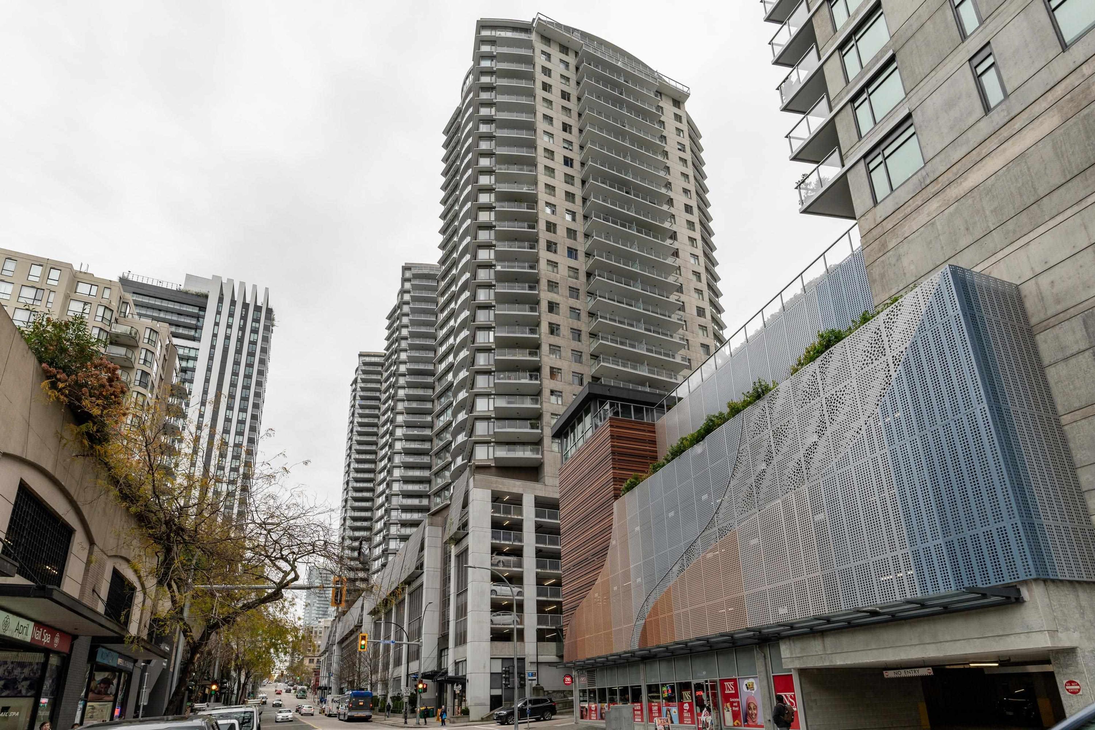 898 Carnarvon Street, New Westminster - Exteriors - Full Complex View - Photo 3