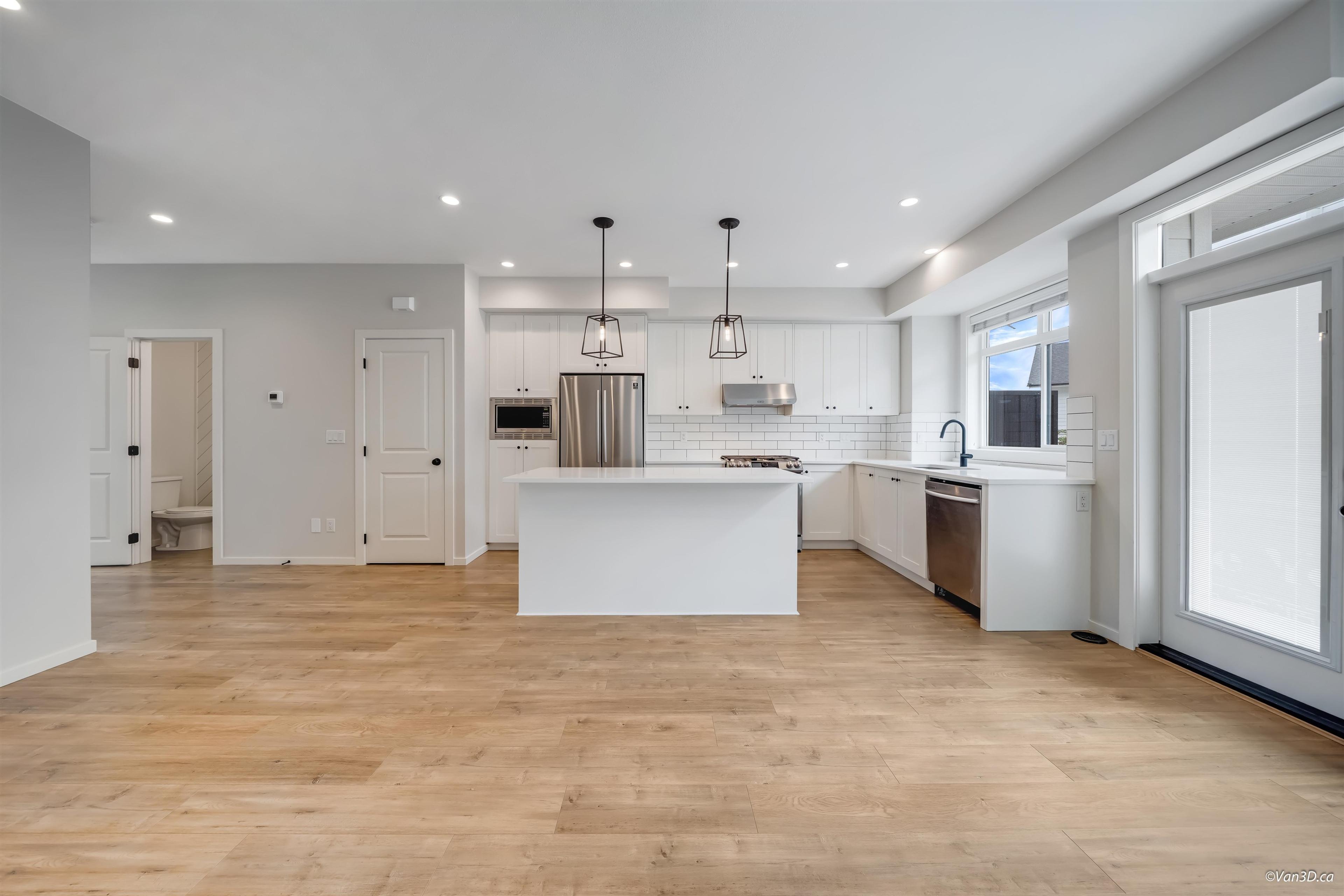 #10 17557 100 AVENUE - Image 2