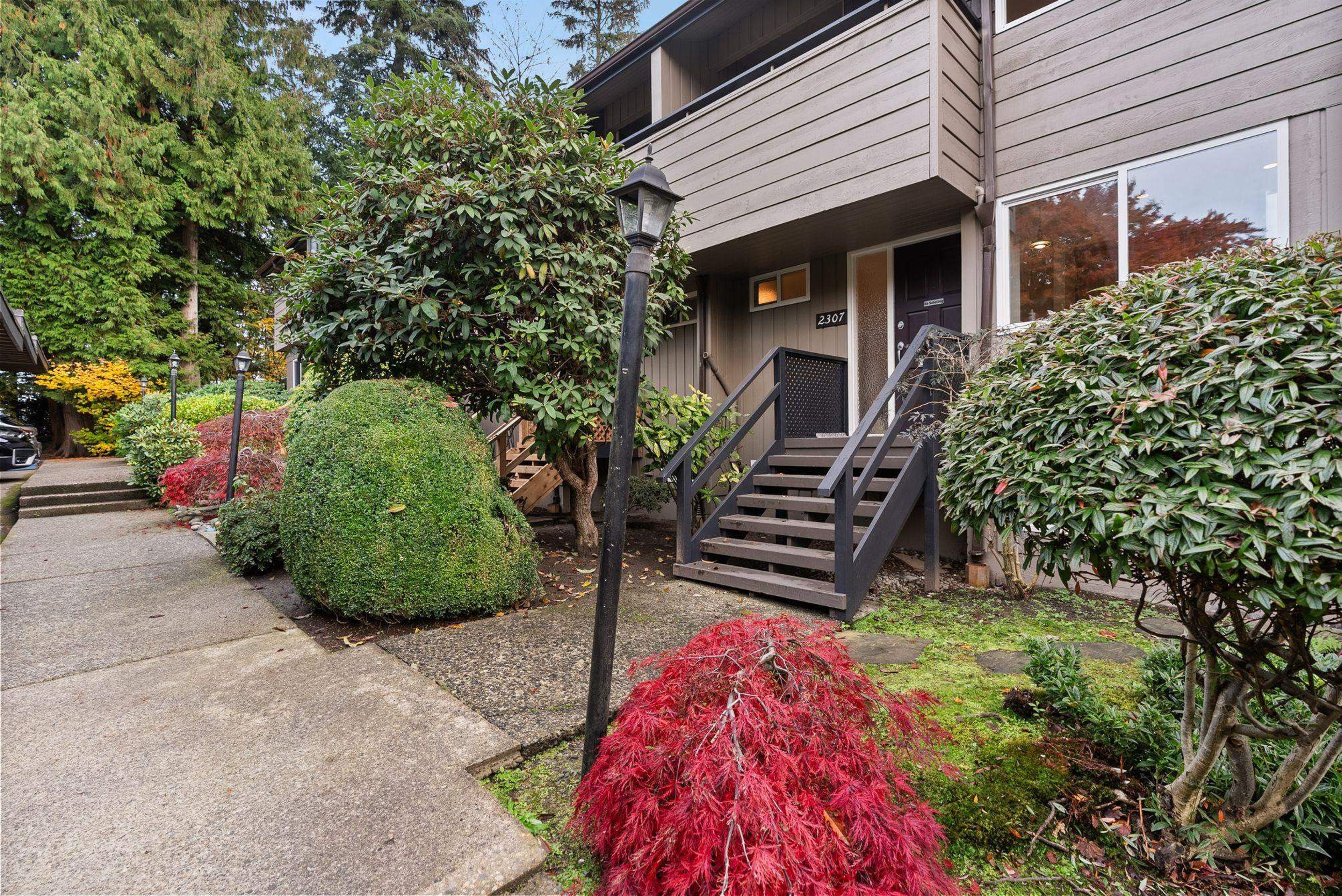 2327 Mountain Highway, North Vancouver - Exteriors - Photo 2