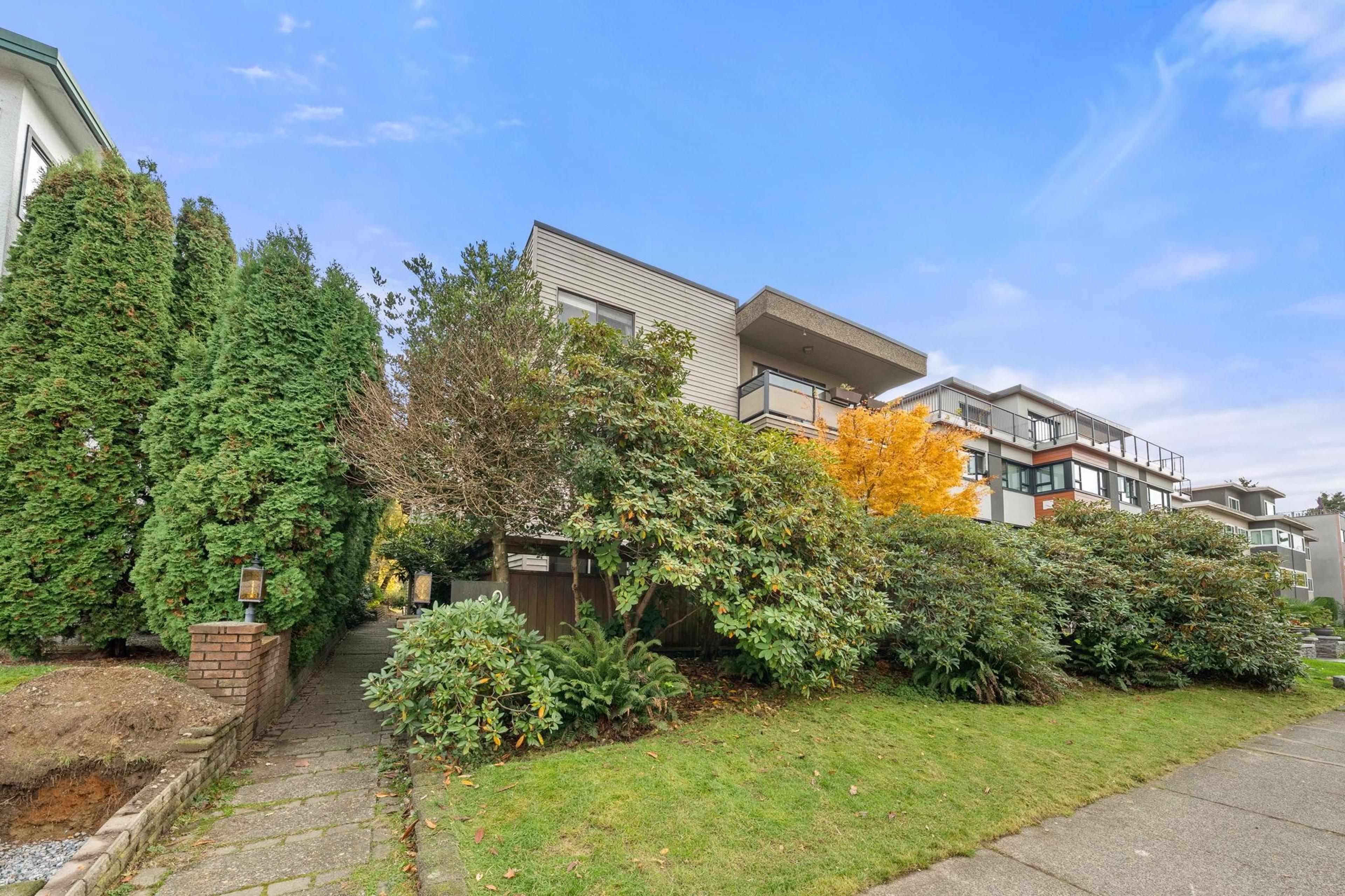 1130 W 13th Avenue, Vancouver - Exteriors - Full Complex View - Photo 1