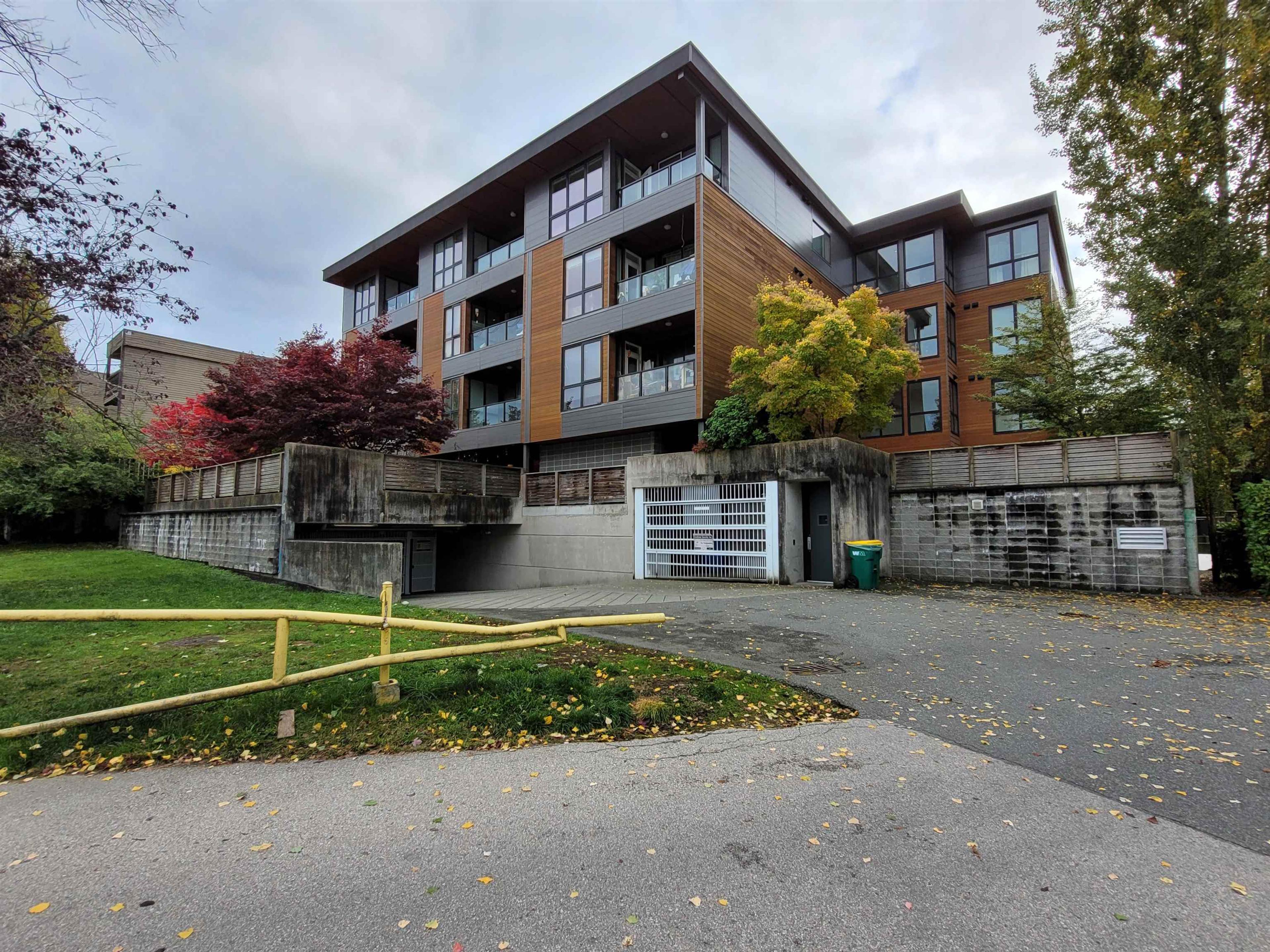 2267 Pitt River Road, Port Coquitlam - Exteriors - Photo 2