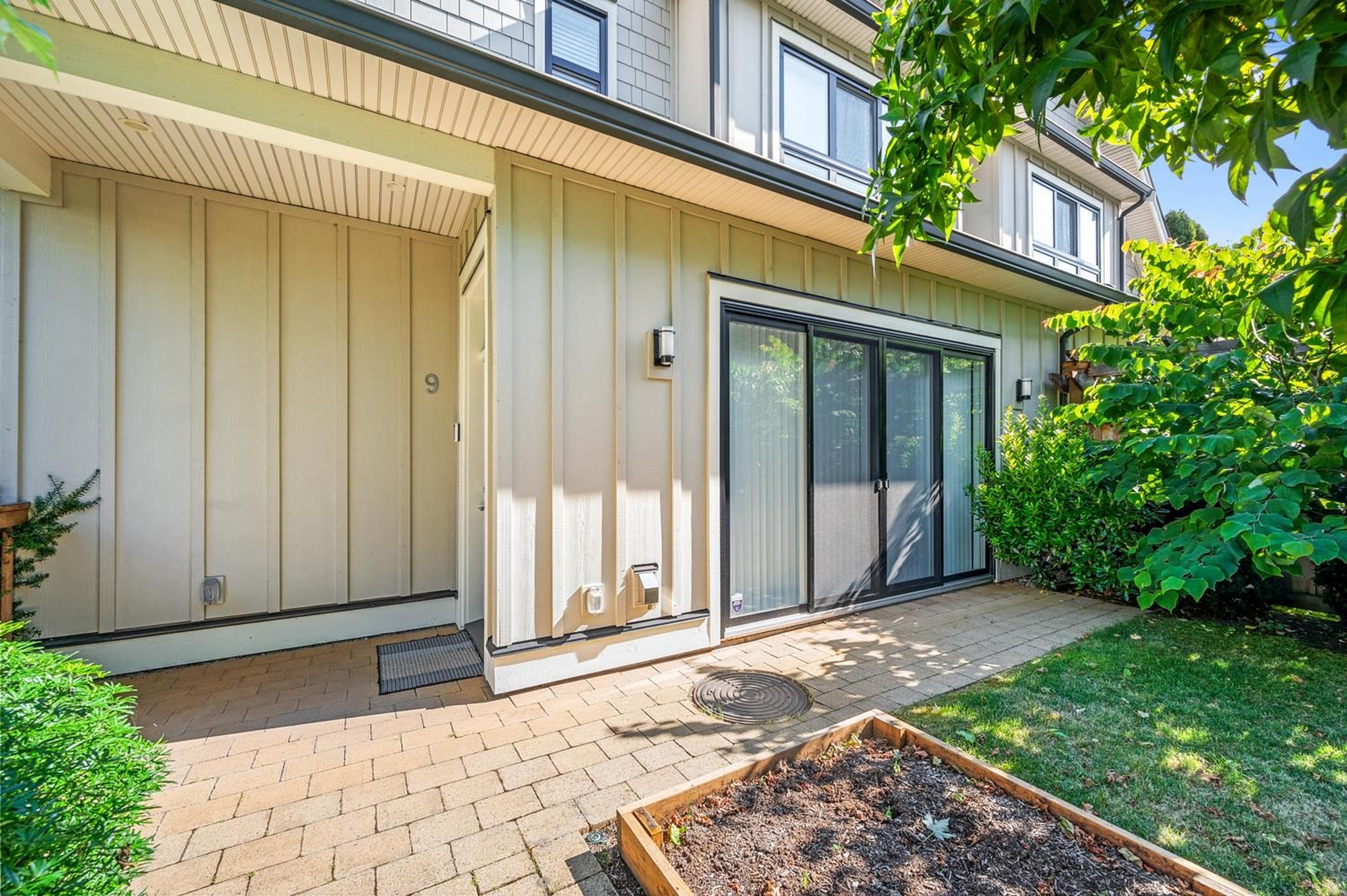 5071 Steveston Highway, Richmond - Exteriors - Photo 2