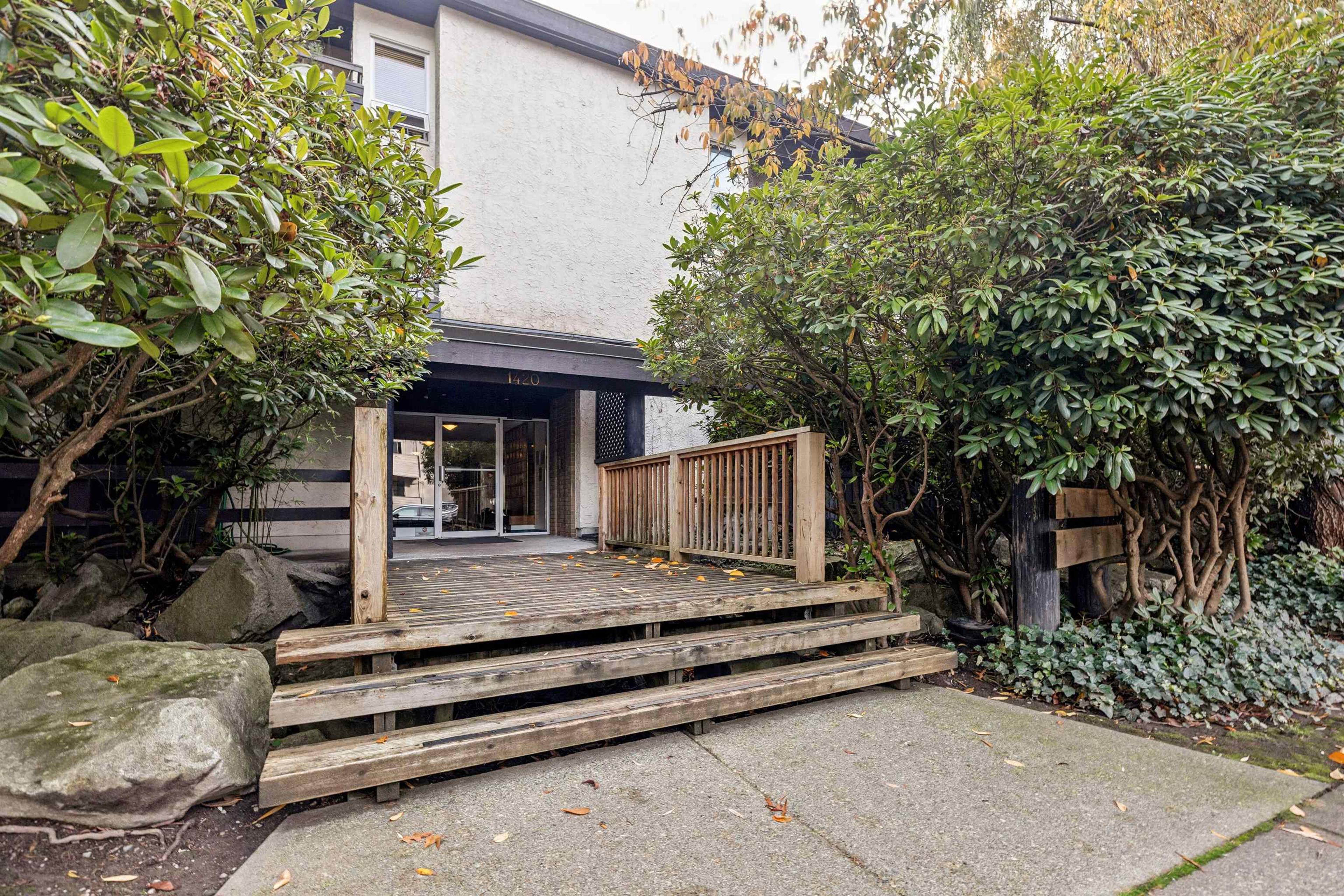 1420 E 8th Avenue, Vancouver - Exteriors - Photo 1
