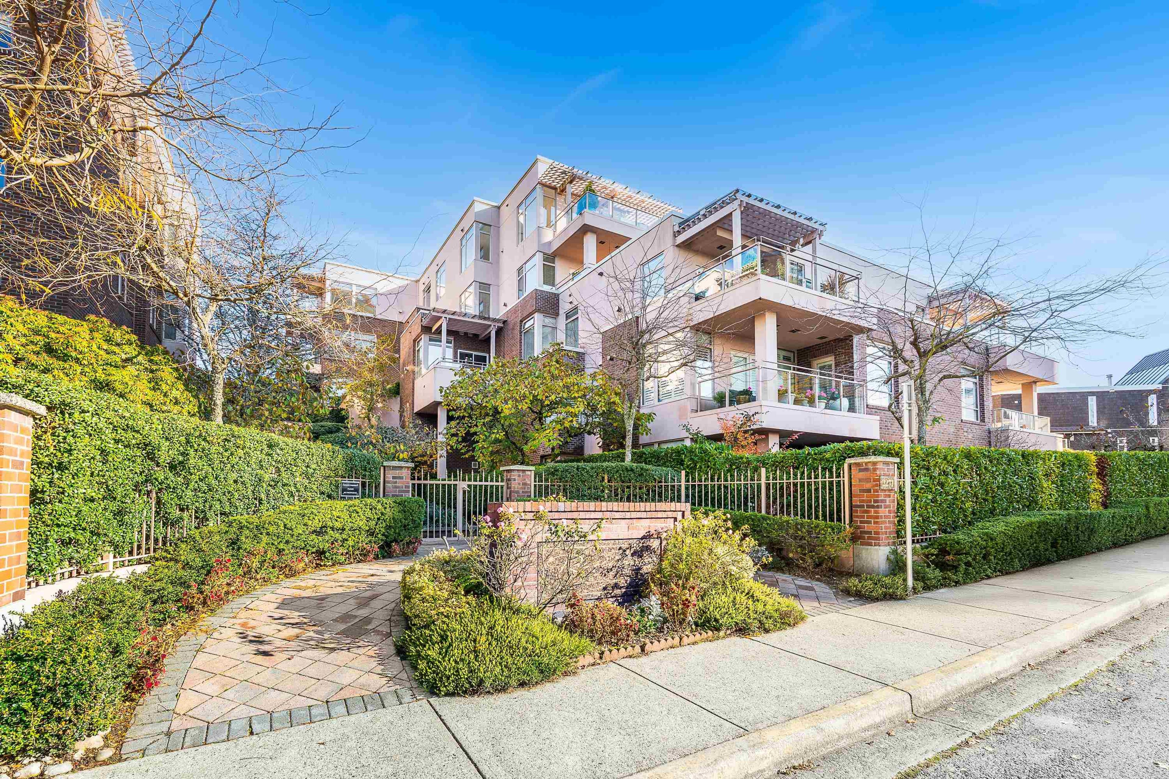 2271 Bellevue Avenue, West Vancouver - Exteriors - Full Complex View - Photo 1