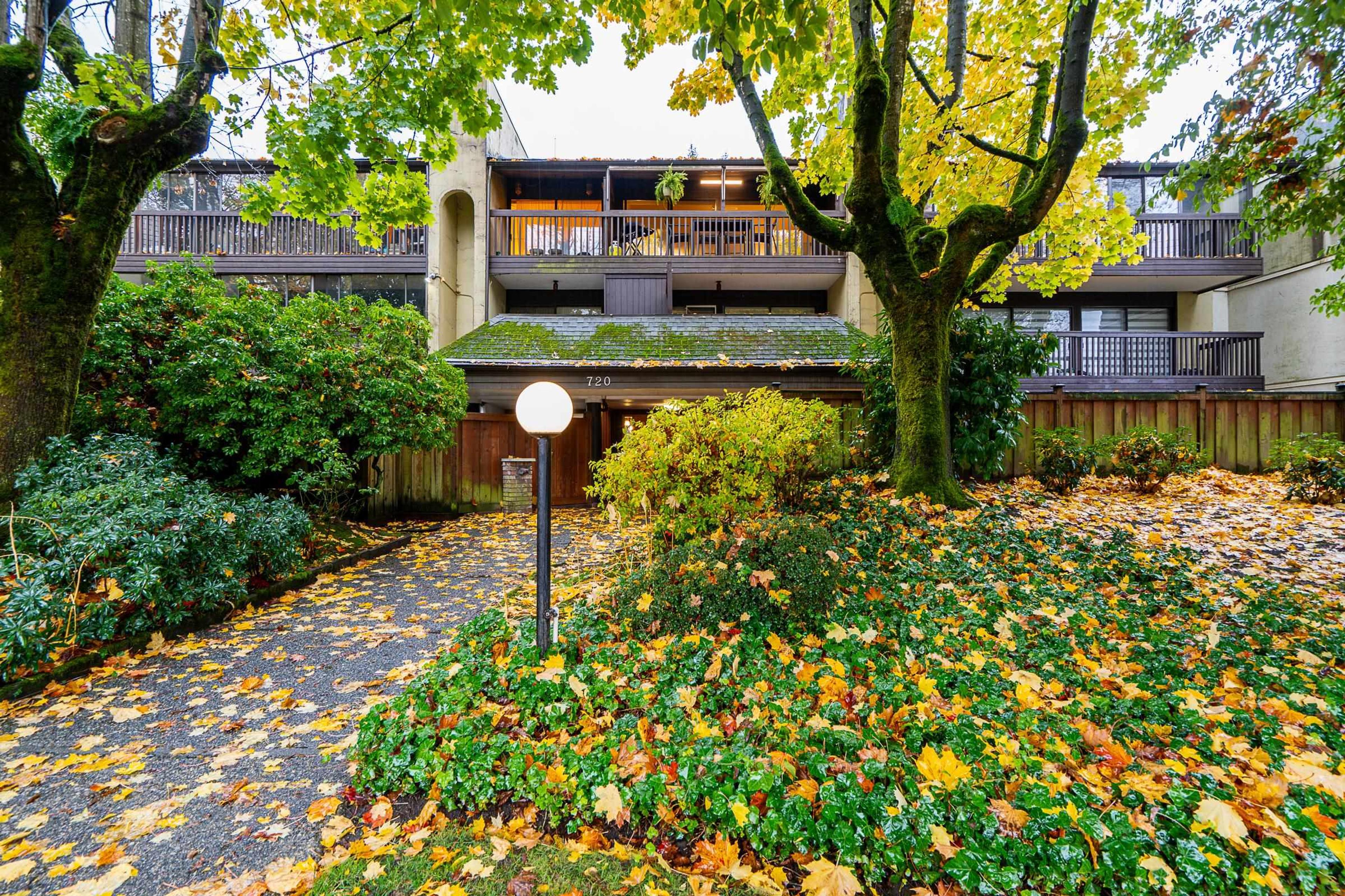 720 Eighth Avenue, New Westminster - Exteriors - Full Complex View - Photo 3
