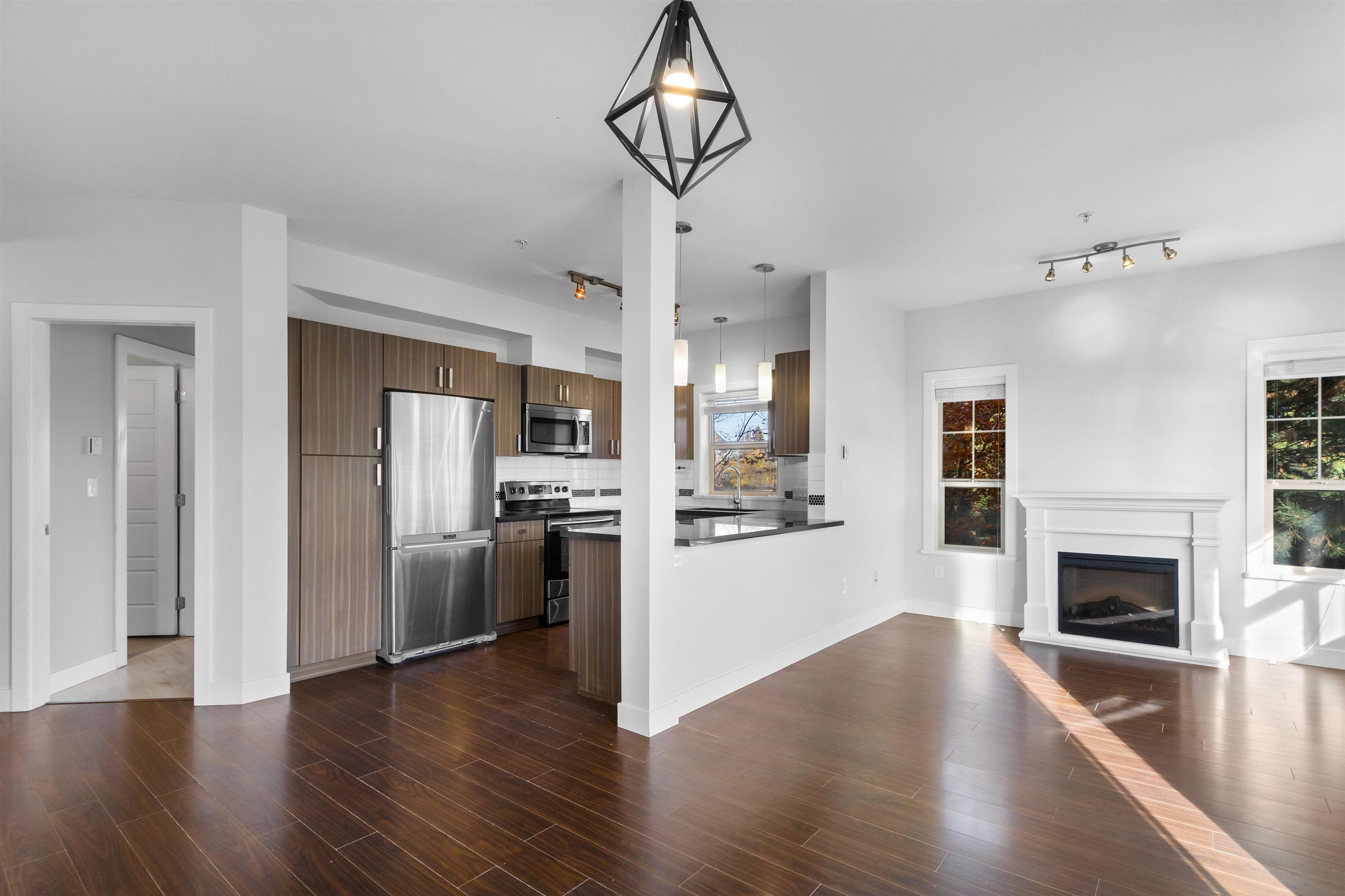 #214 20219 54A AVENUE - 11