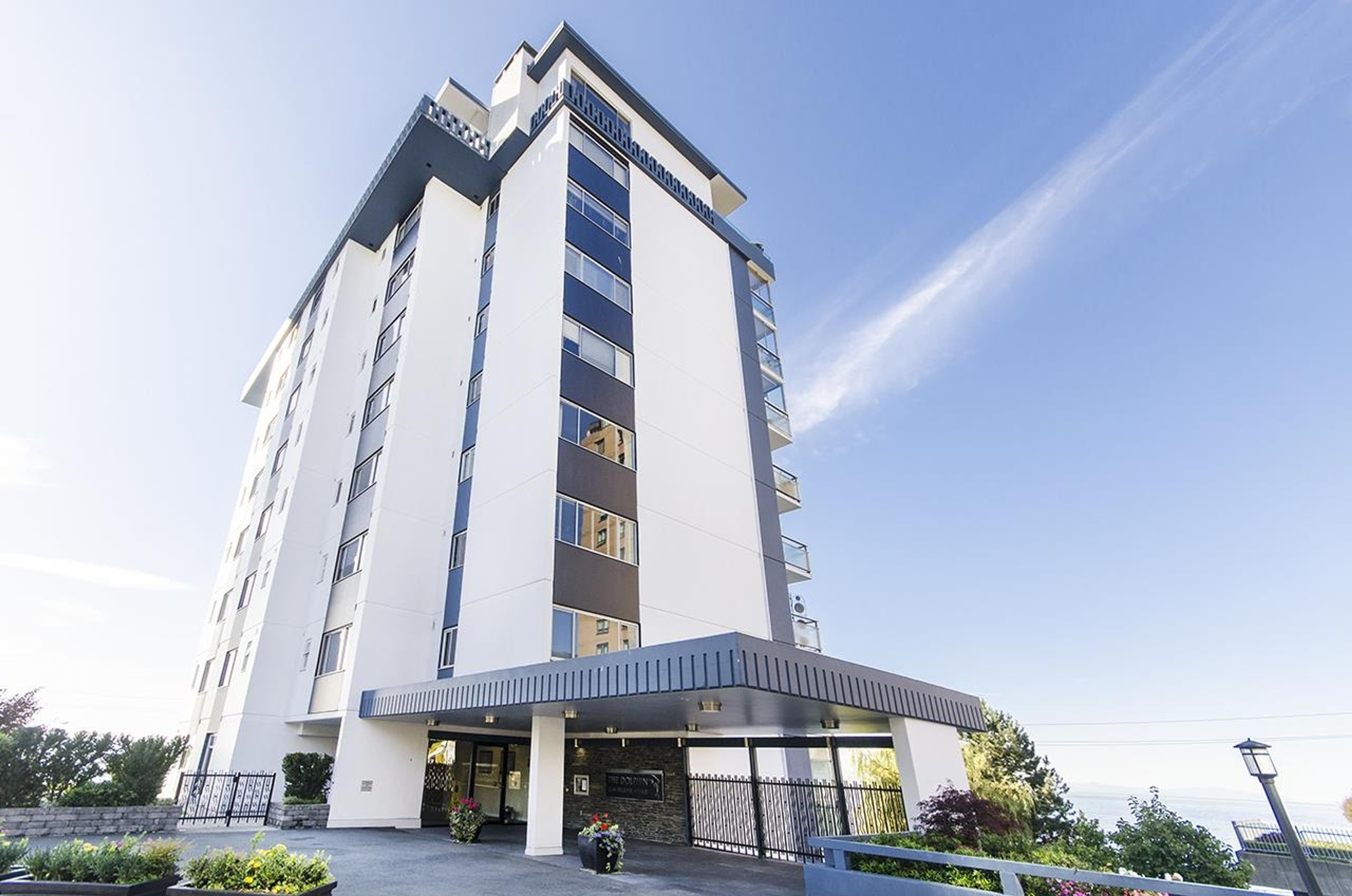 2246 Bellevue Avenue, West Vancouver - Exteriors - Photo 4