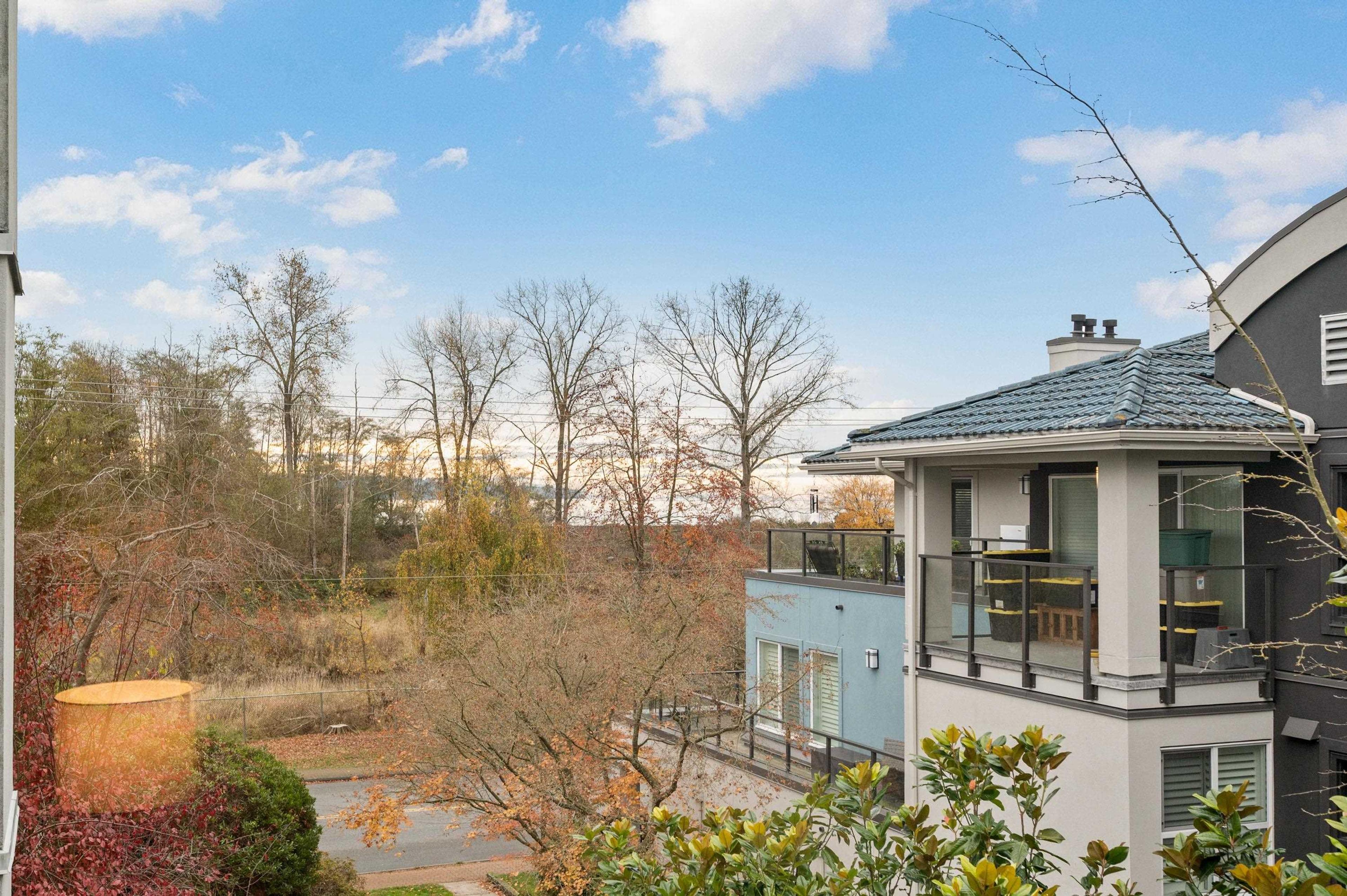 15941 Marine Drive, White Rock - Exteriors - Photo 4