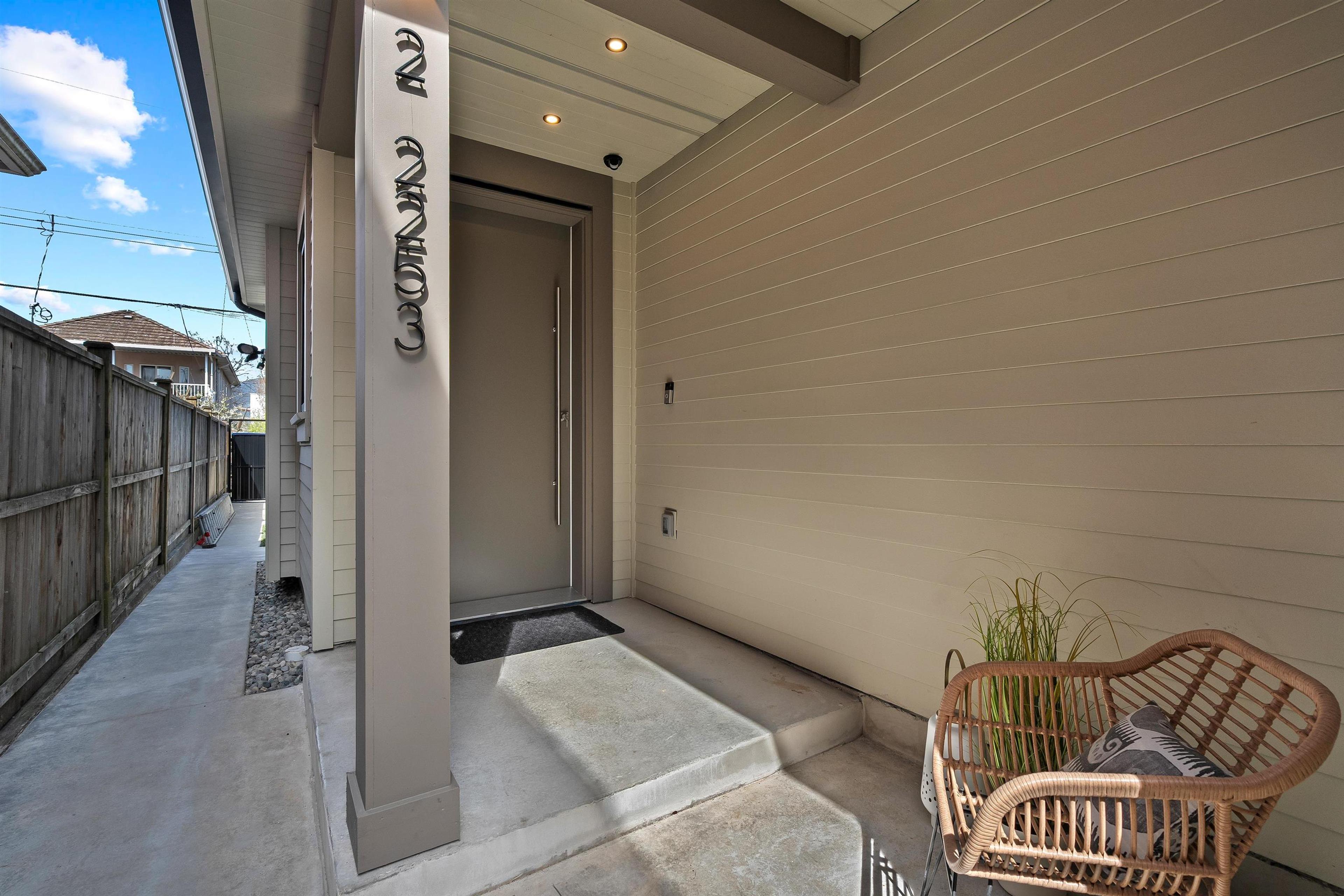 2253 Grant Street, Vancouver - Exteriors - Photo 2