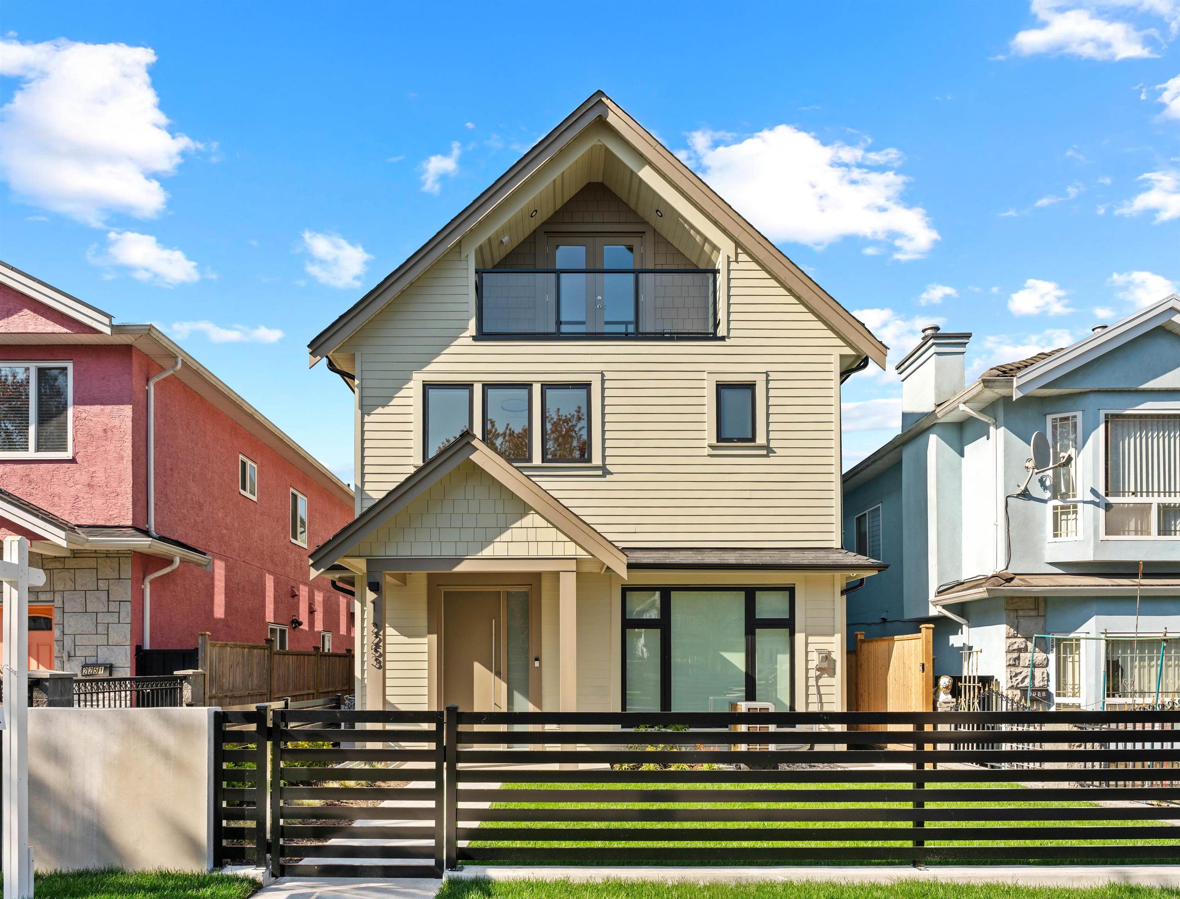 2253 Grant Street, Vancouver - Exteriors - Photo 4