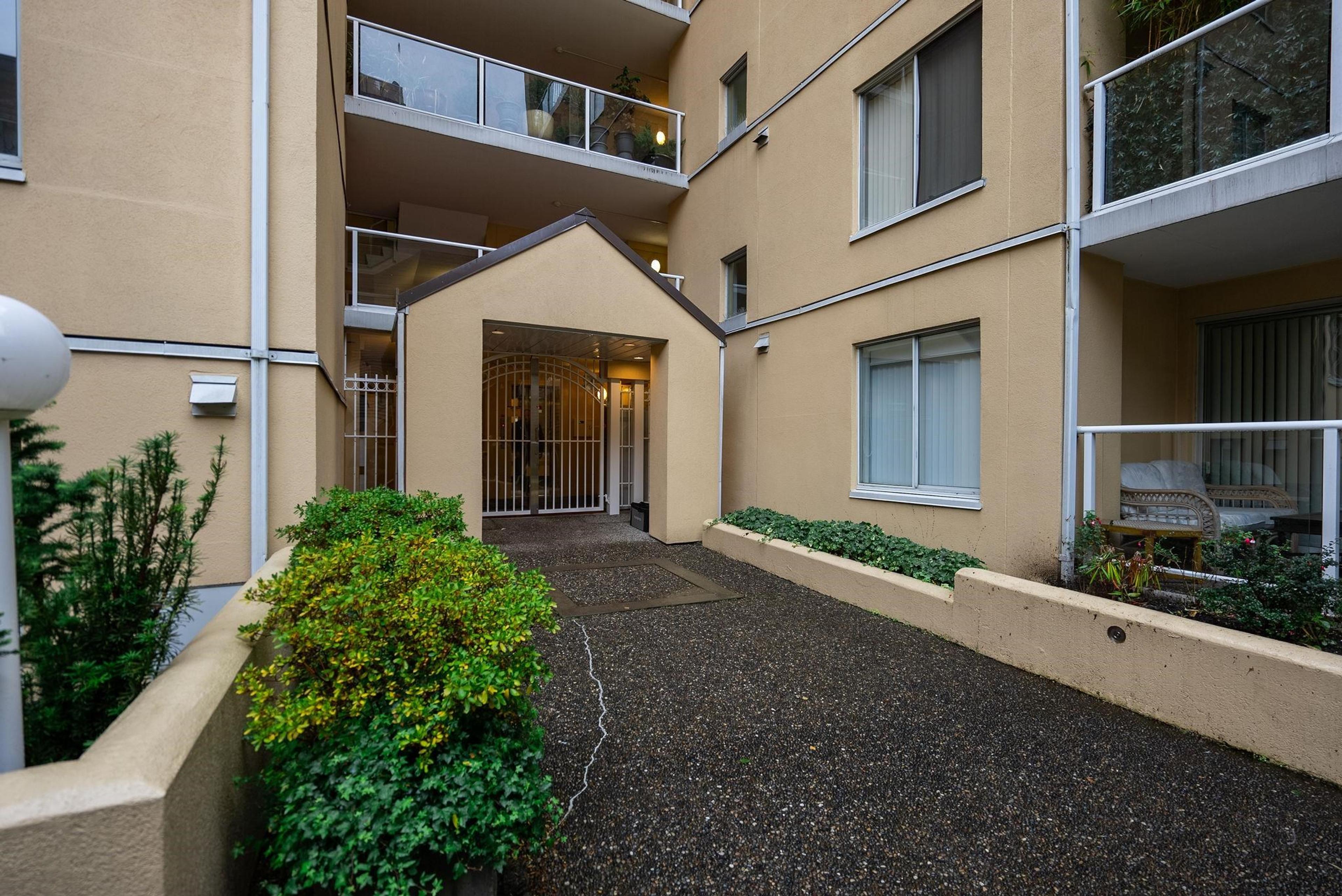 1263 Barclay Street, Vancouver - Exteriors - Photo 1