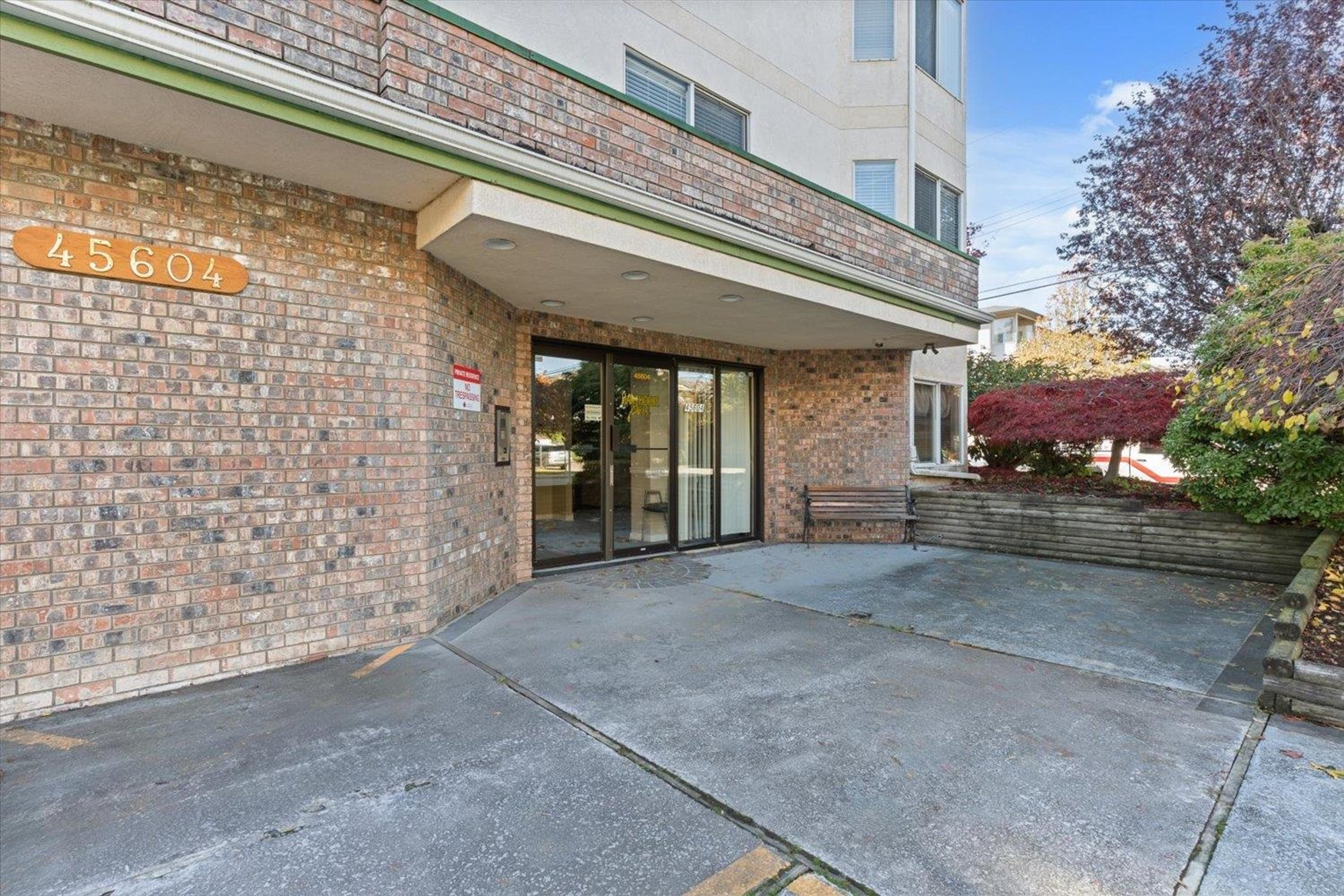 45604 Brett Avenue, Chilliwack - Exteriors - Photo 3