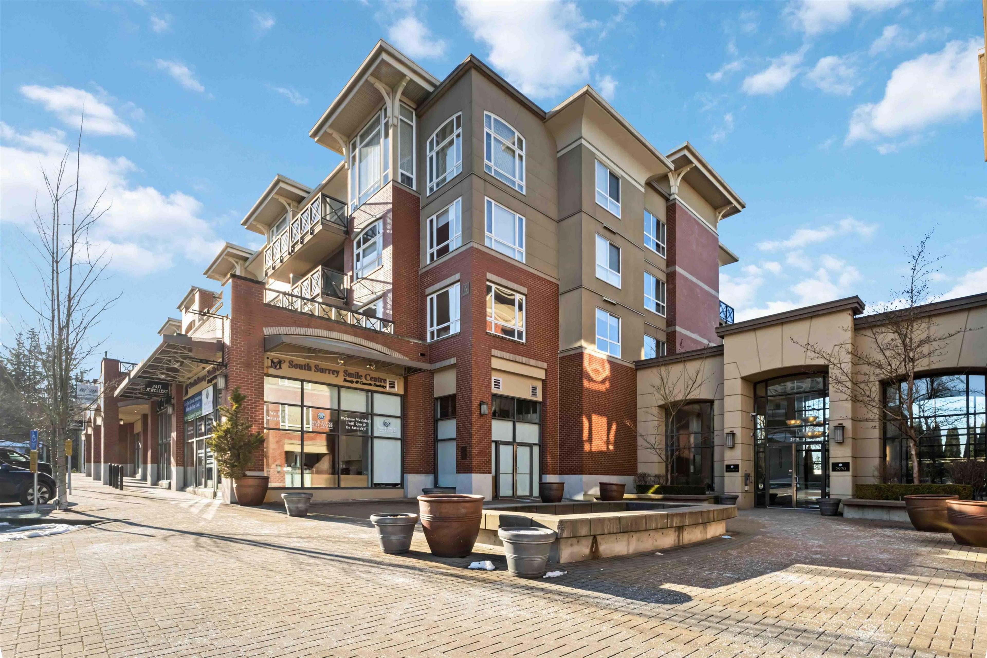 2970 King George Boulevard, Surrey - Exteriors - Photo 1