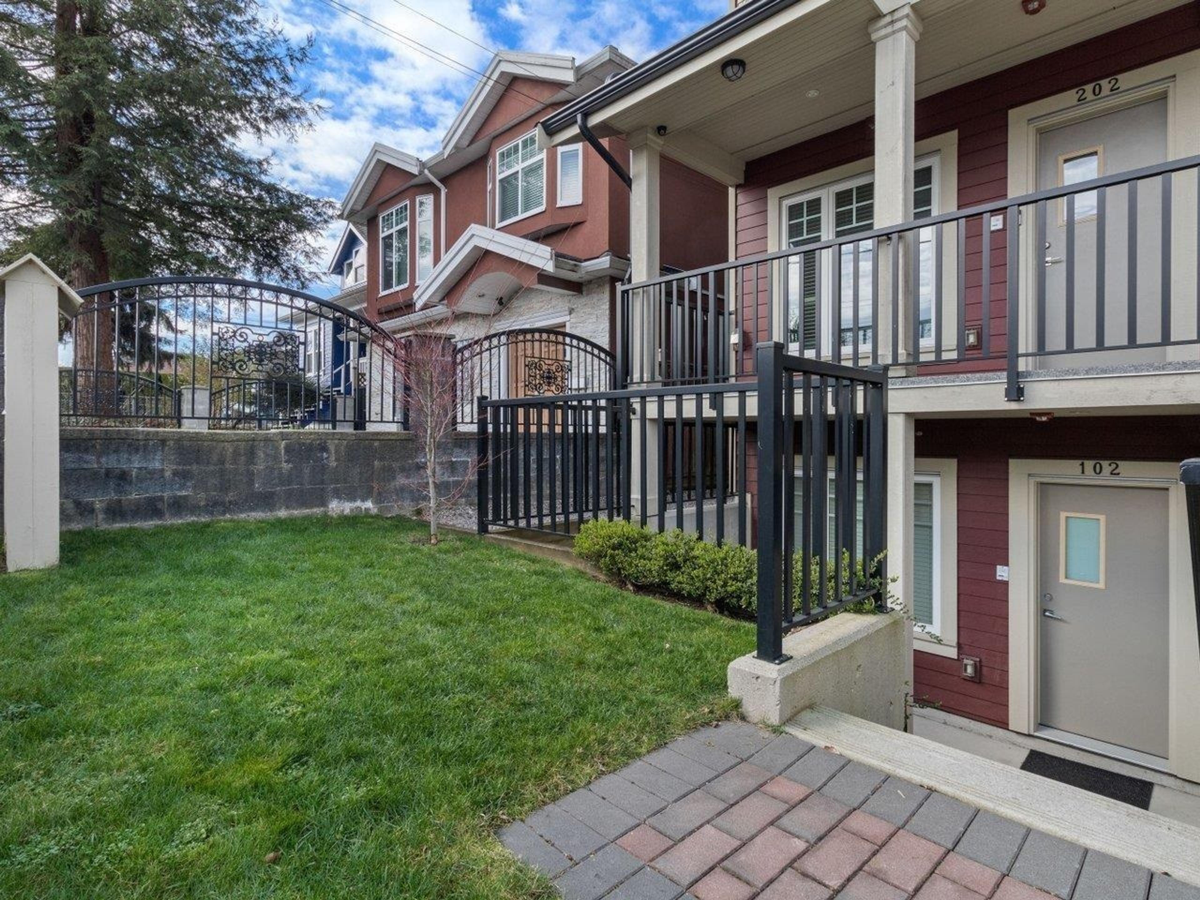 4573 Slocan Street, Vancouver - Exteriors - Photo 2