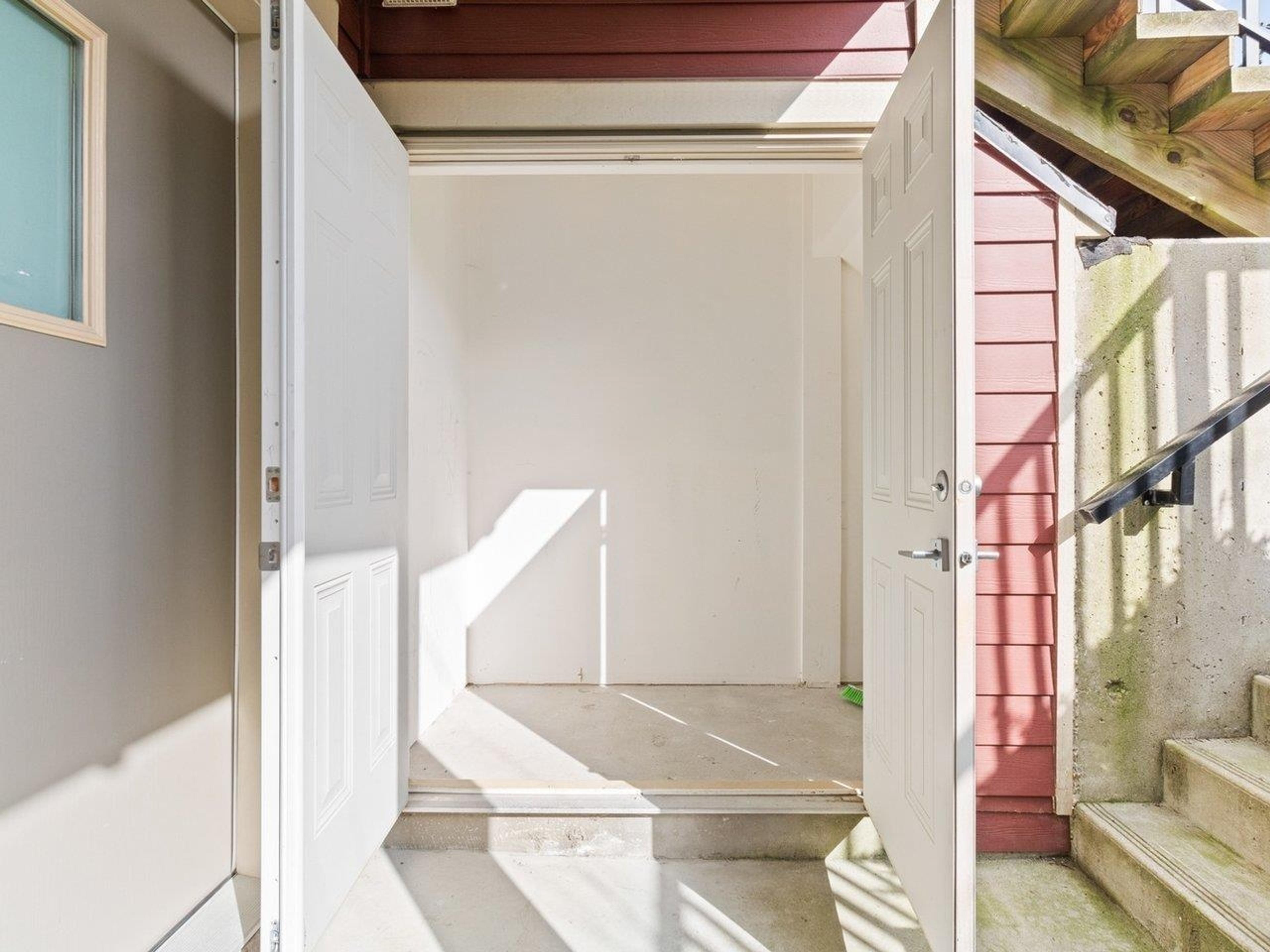 4573 Slocan Street, Vancouver - Exteriors - Photo 6