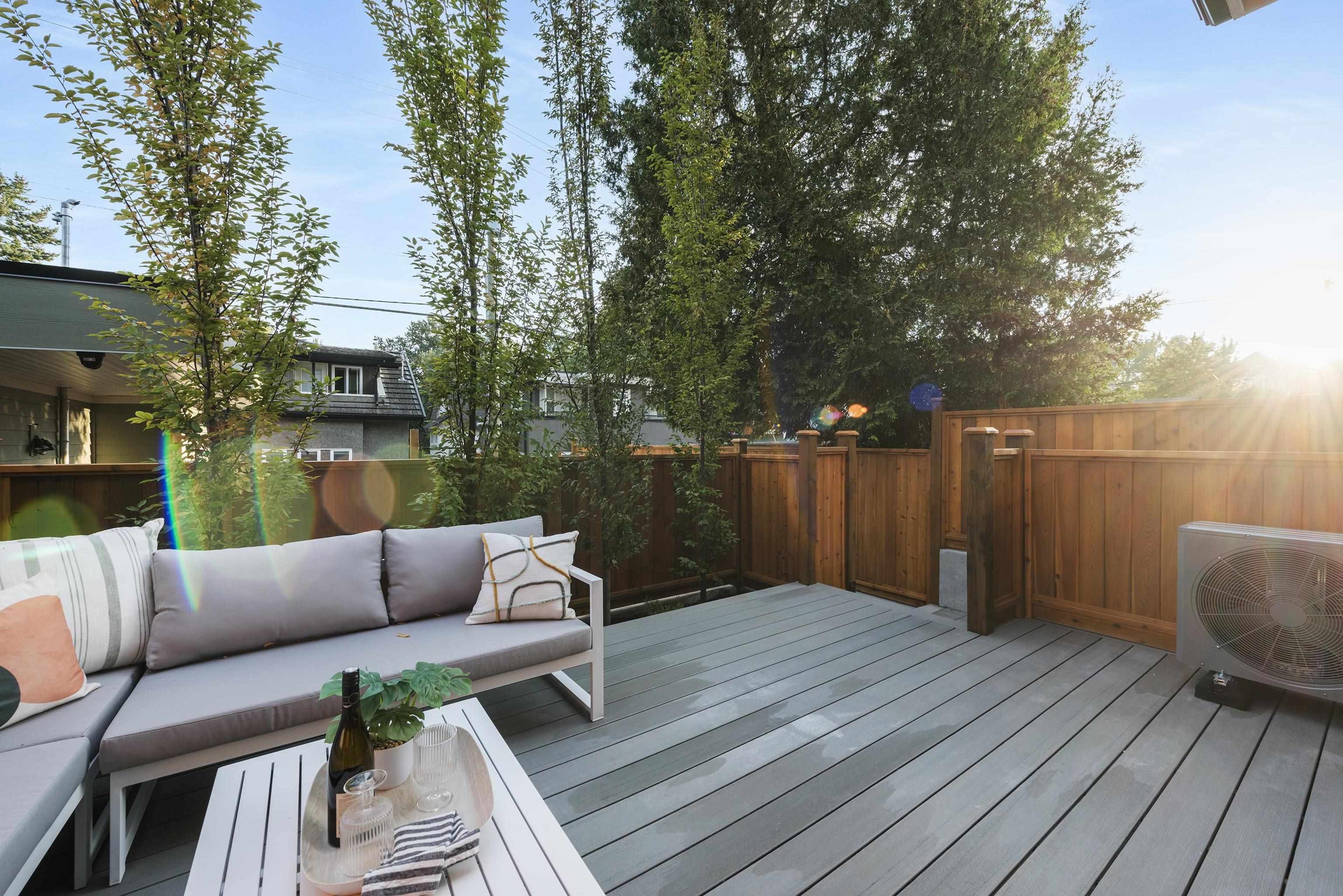 2136 E 10 Avenue, Vancouver - Outdoor Amenities - Garden / Yard/ Backyard/ Porch/ Deck - Photo 4