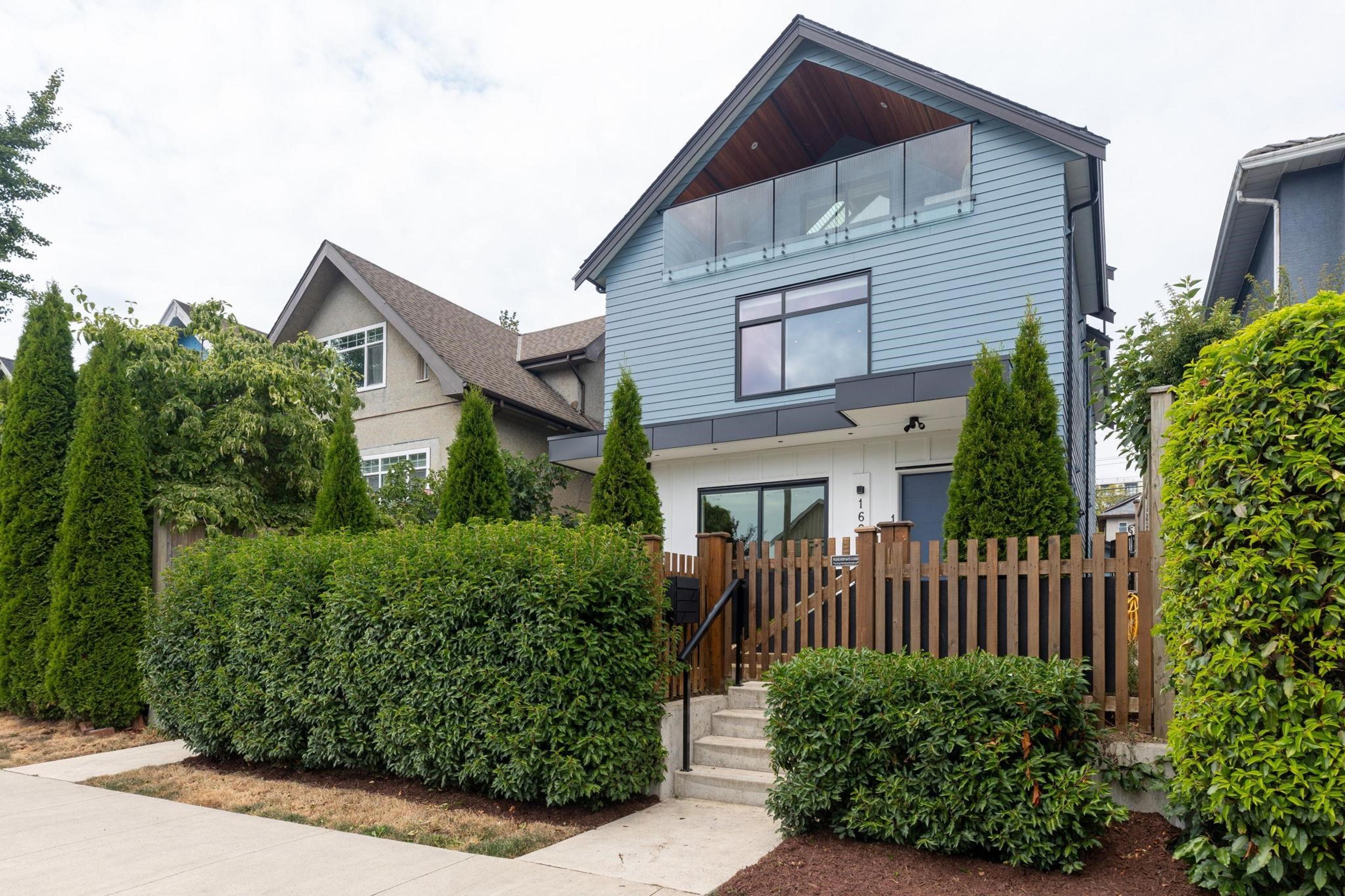 1621 E 11th Avenue, Vancouver - Exteriors - Photo 3