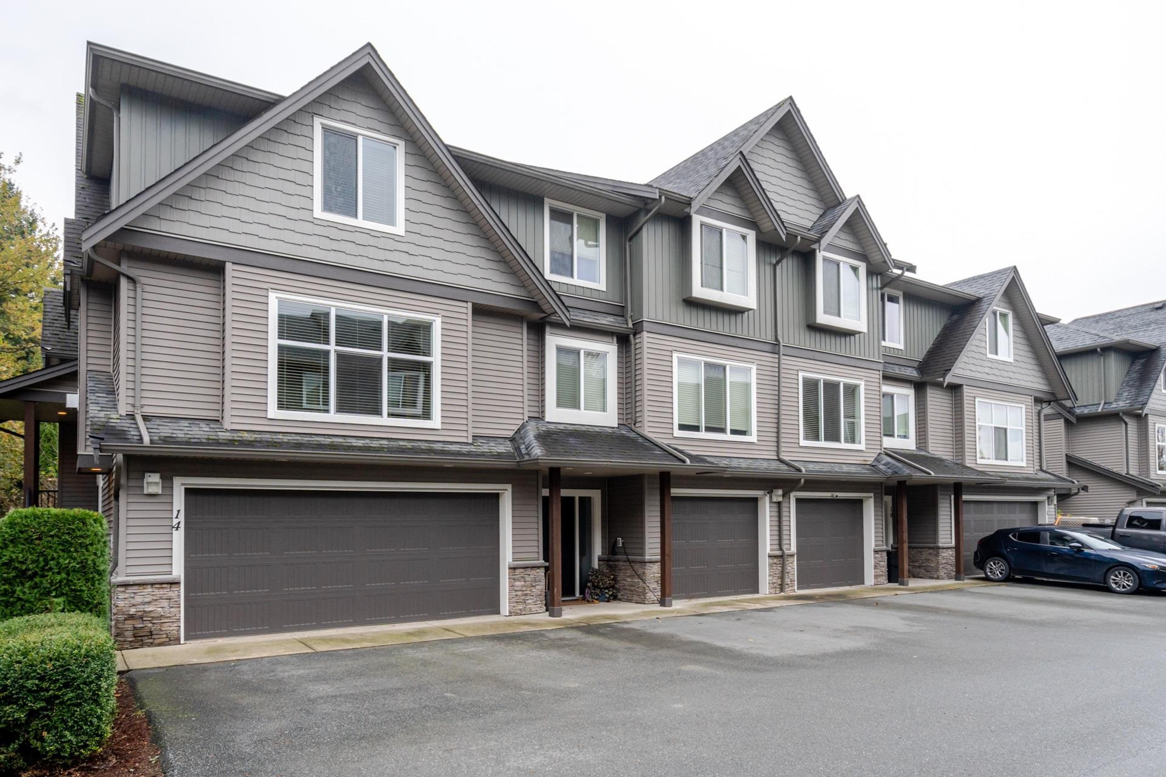 1609 Agassiz-Rosedale No 9 Highway, Agassiz - Exteriors - Full Complex View - Photo 3