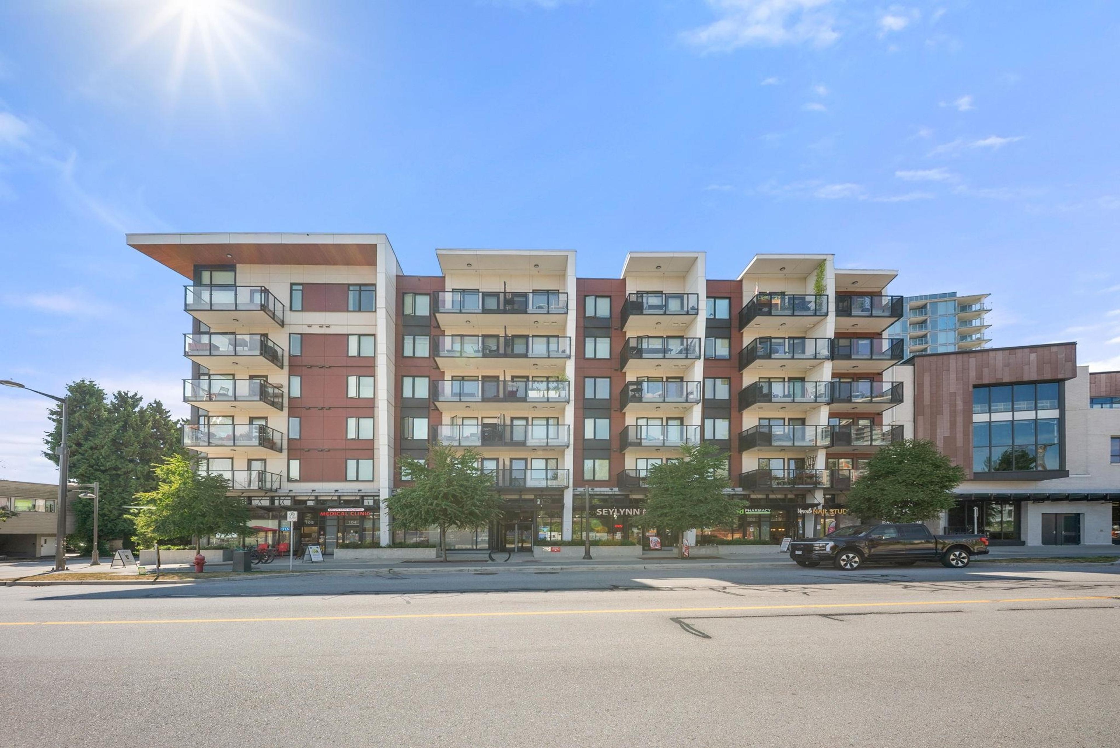 1496 Charlotte Road, North Vancouver - Exteriors - Full Complex View - Photo 2