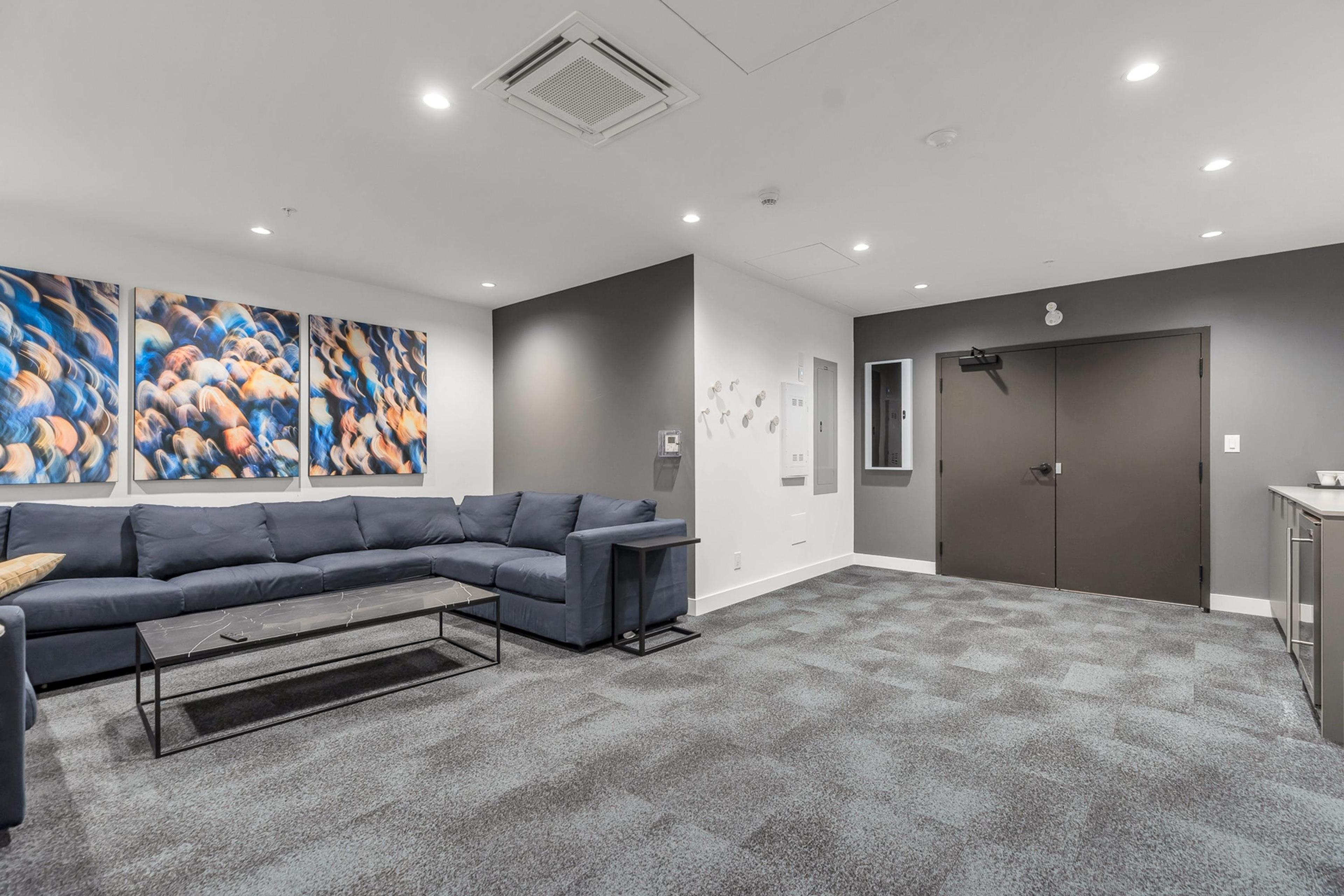 #623 3131 MURRAY STREET STREET - 33