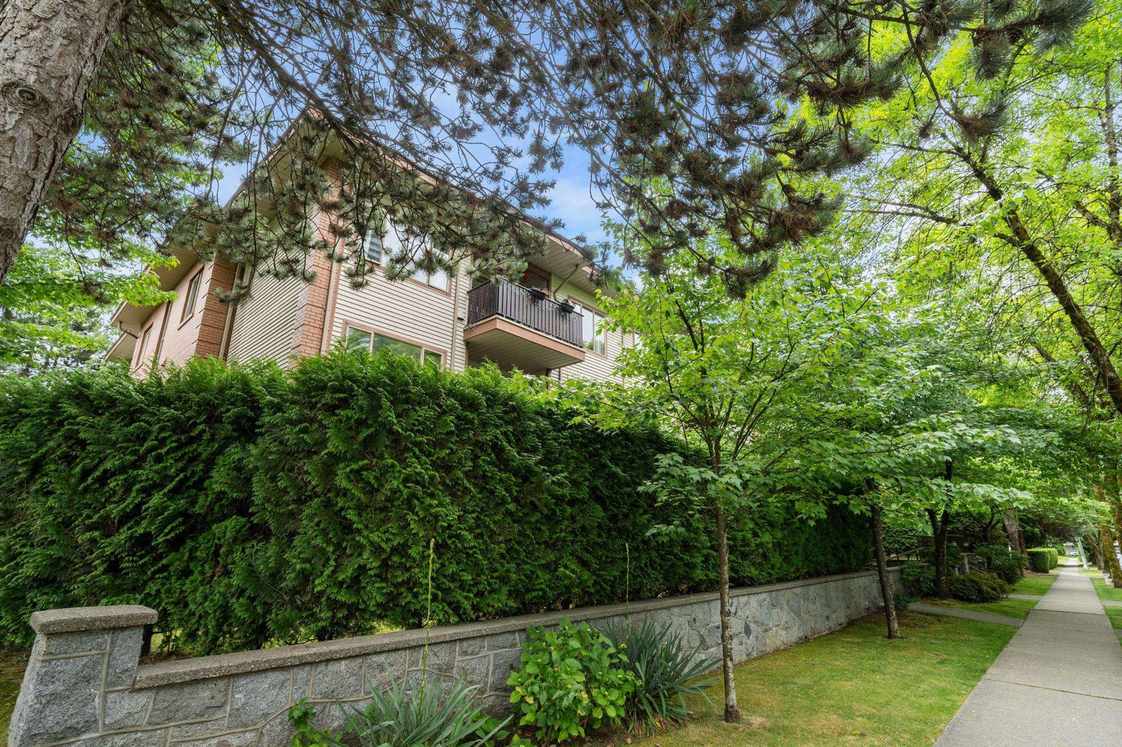 6688 Burlington Avenue, Burnaby - Exteriors - Photo 3