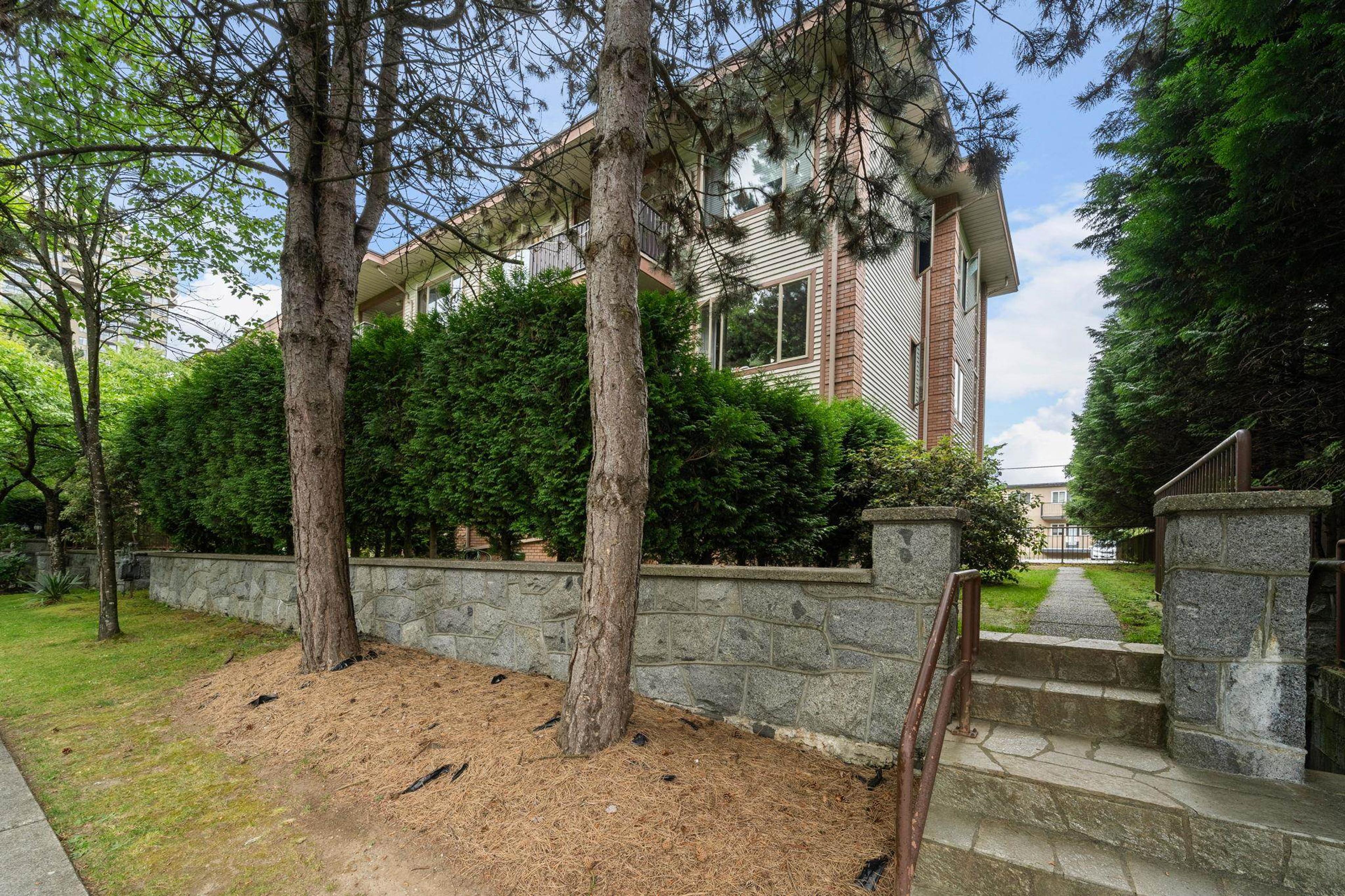 6688 Burlington Avenue, Burnaby - Exteriors - Photo 5