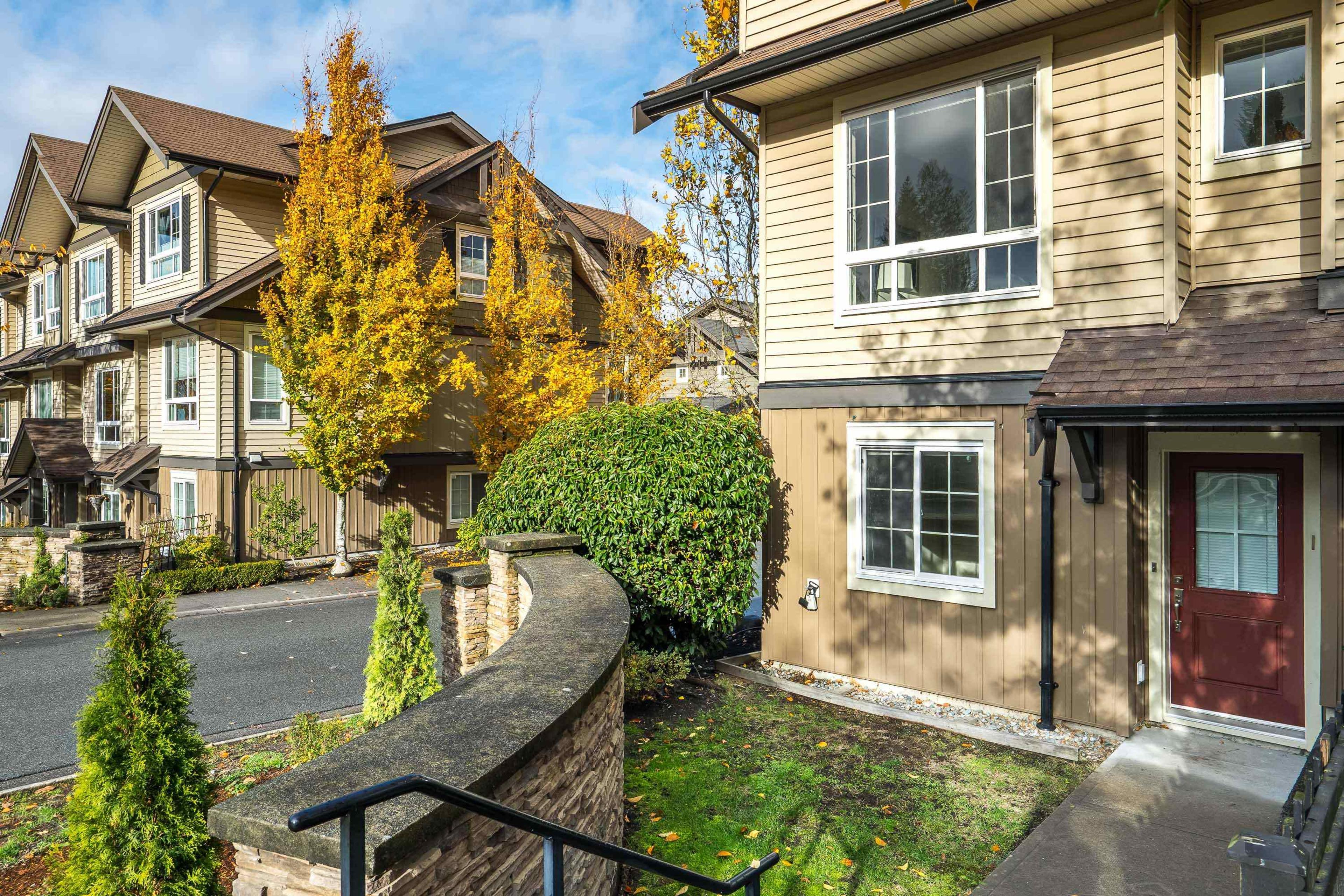 21867 50 Avenue, Langley - Exteriors - Full Complex View - Photo 4