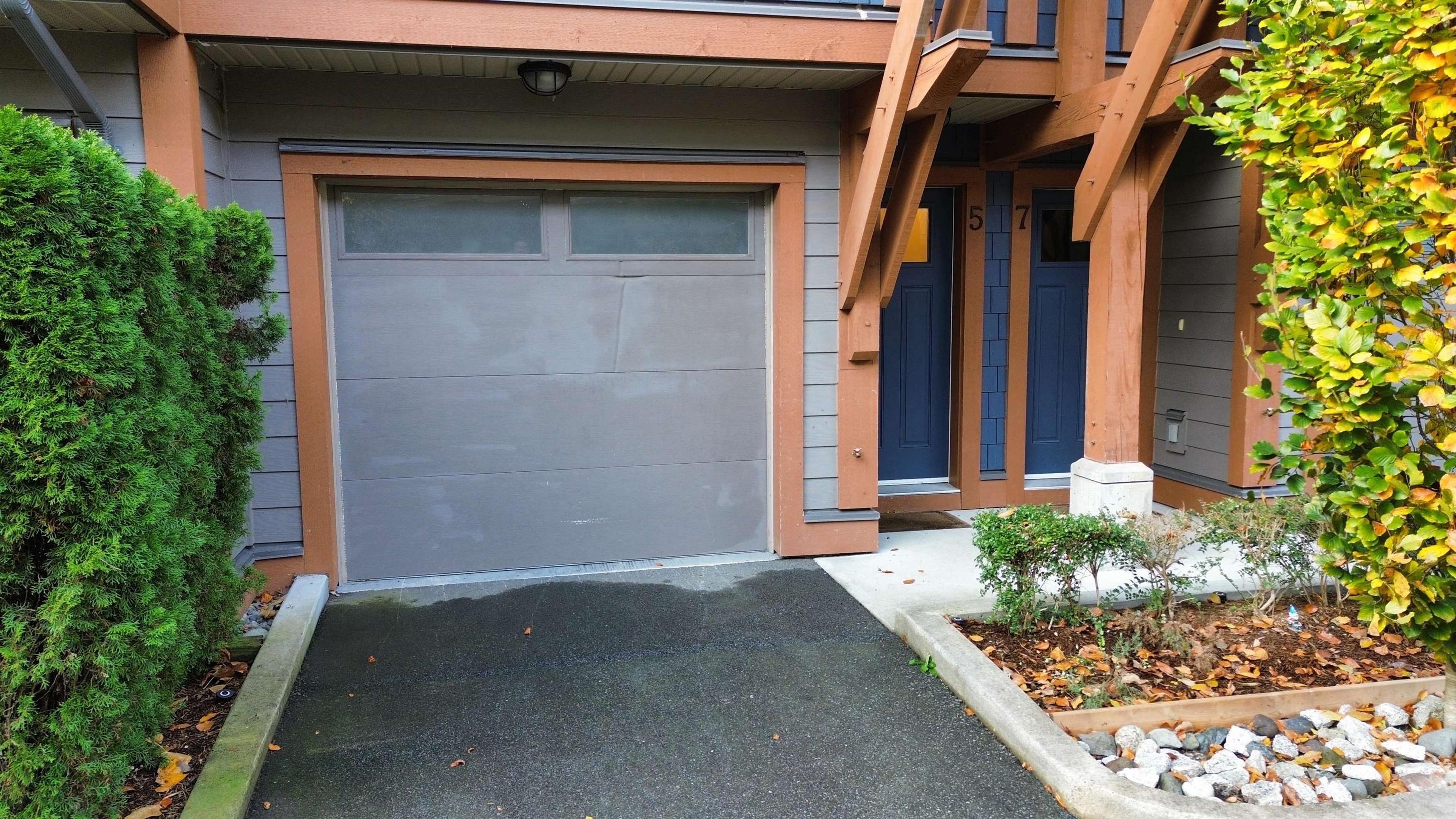 40653 Tantalus Road, Squamish - Exteriors - Photo 4