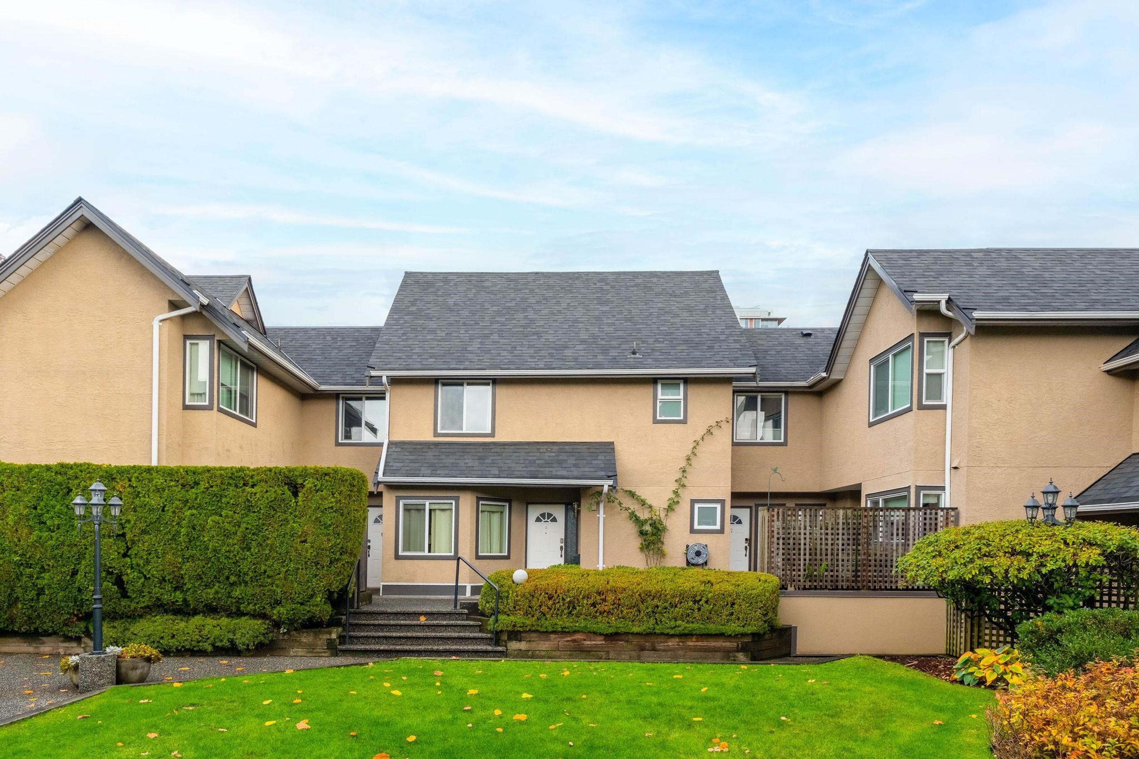 237 W 16th Street, North Vancouver - Exteriors - Full Complex View - Photo 1