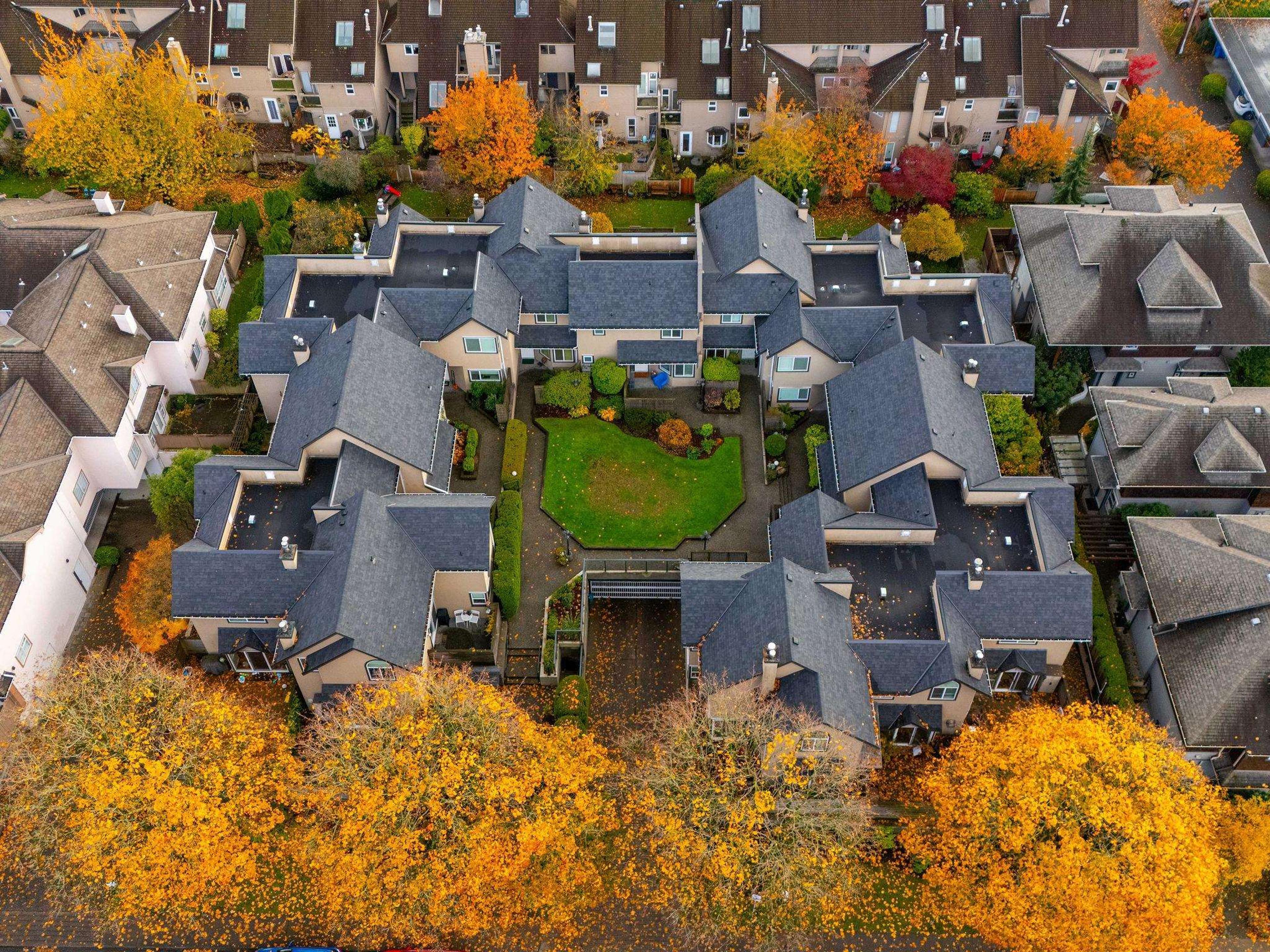 237 W 16th Street, North Vancouver - Exteriors - Full Complex View, Drone/Aerial View - Photo 7