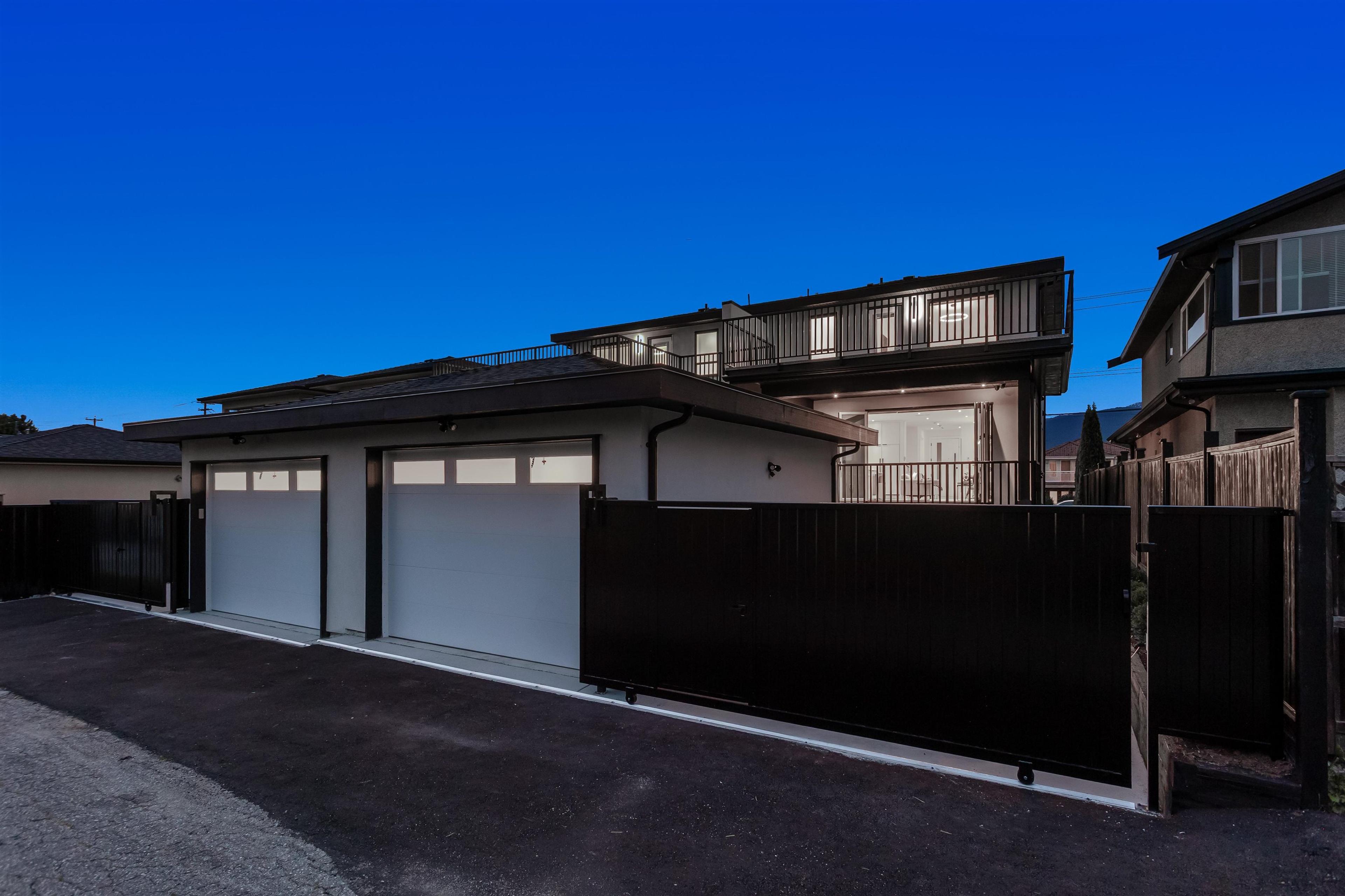 6916 Union Street, Burnaby - Exteriors - Photo 9