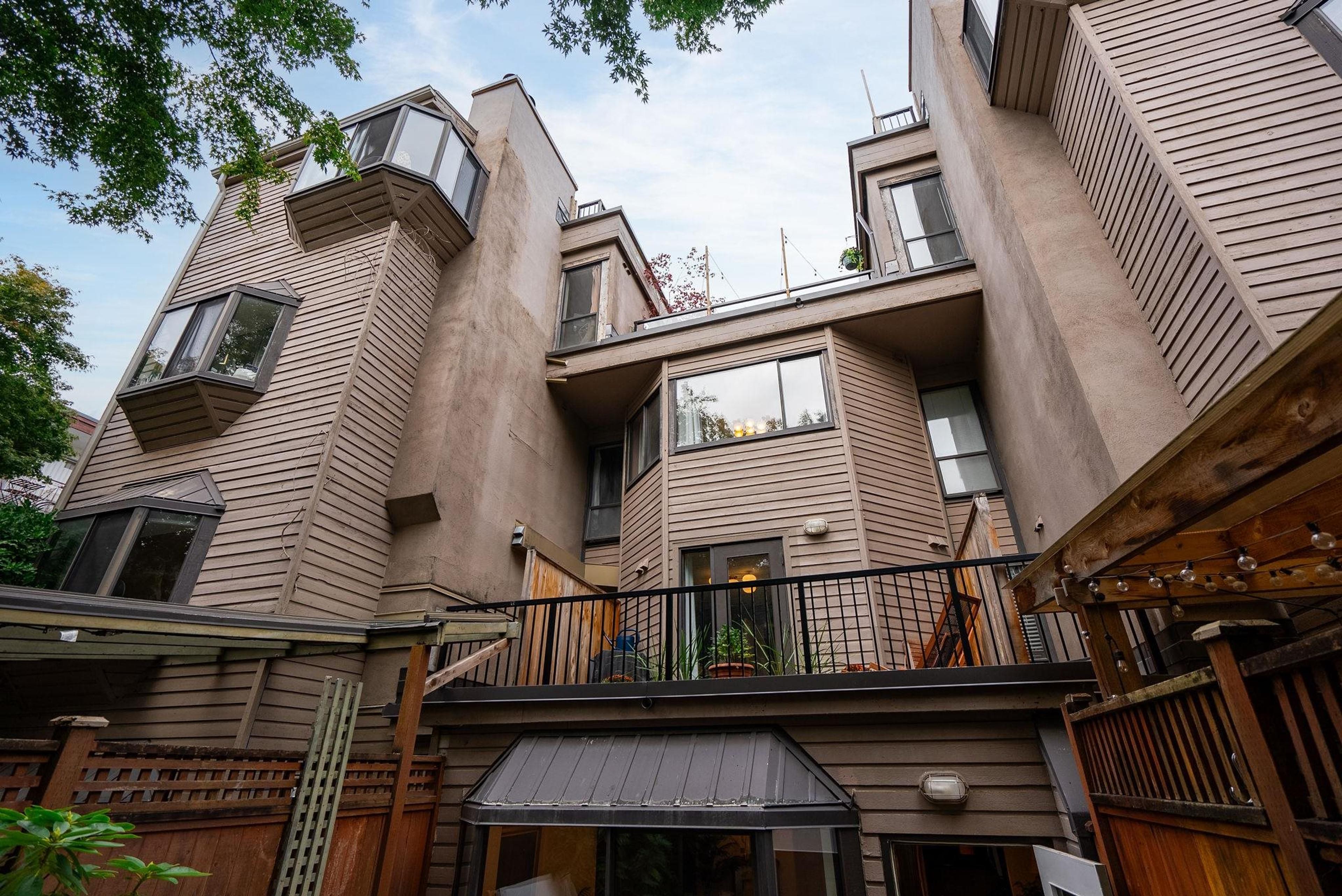 1922 W 7th Avenue, Vancouver - Exteriors - Photo 2