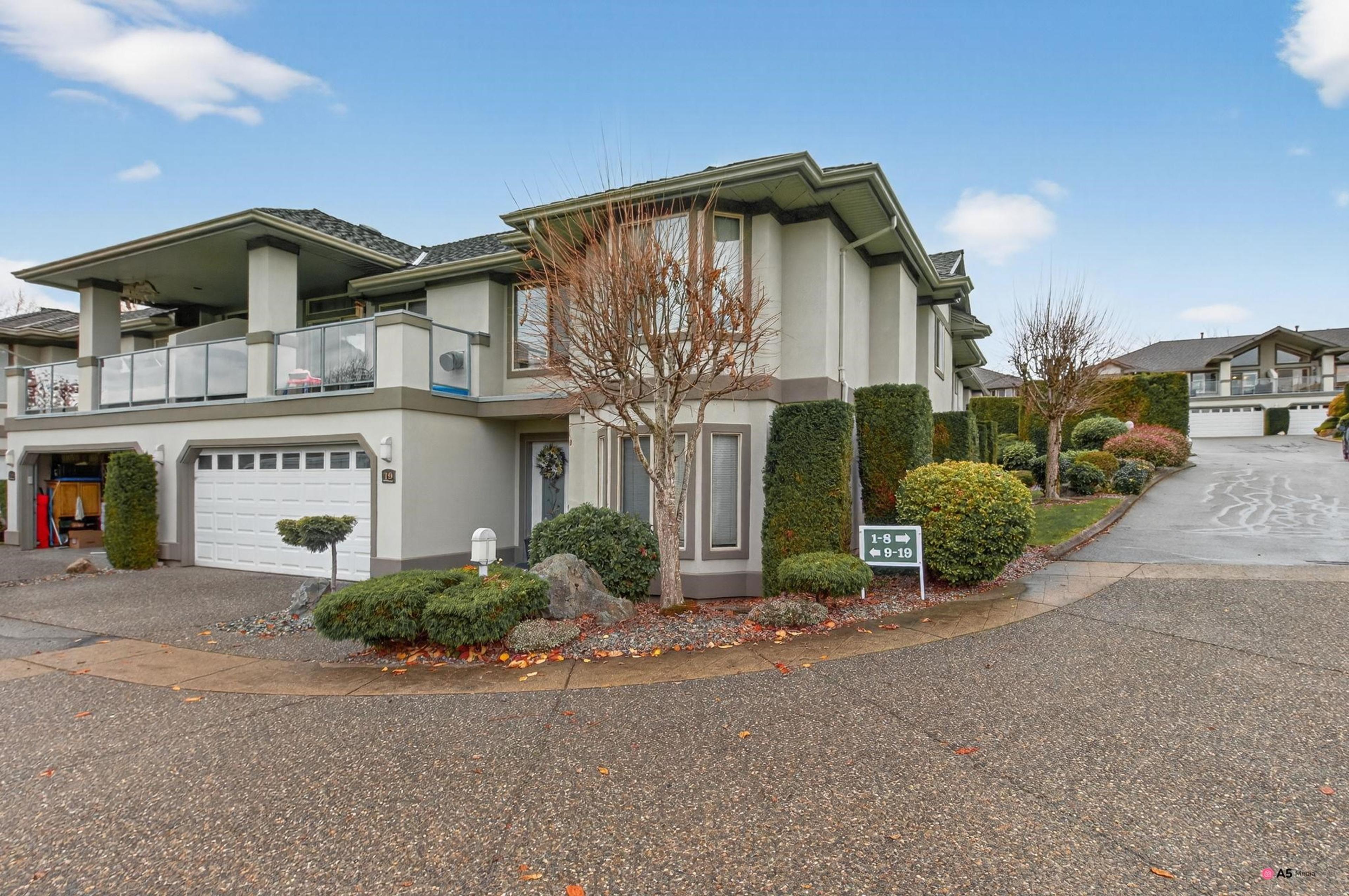 3555 Bluejay Street, Abbotsford - Exteriors - Photo 2