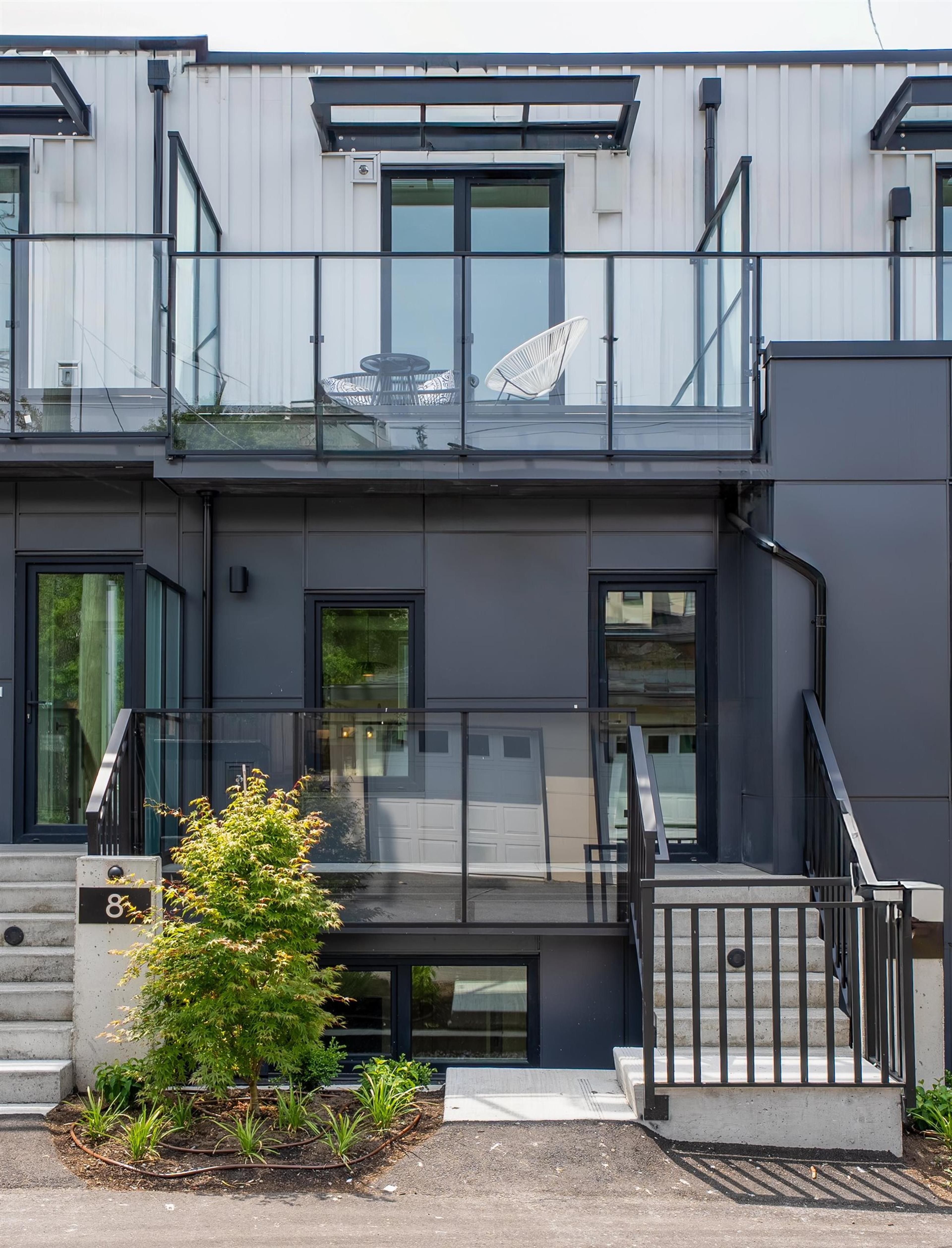 610 E 3rd Street, North Vancouver - Exteriors - Photo 4