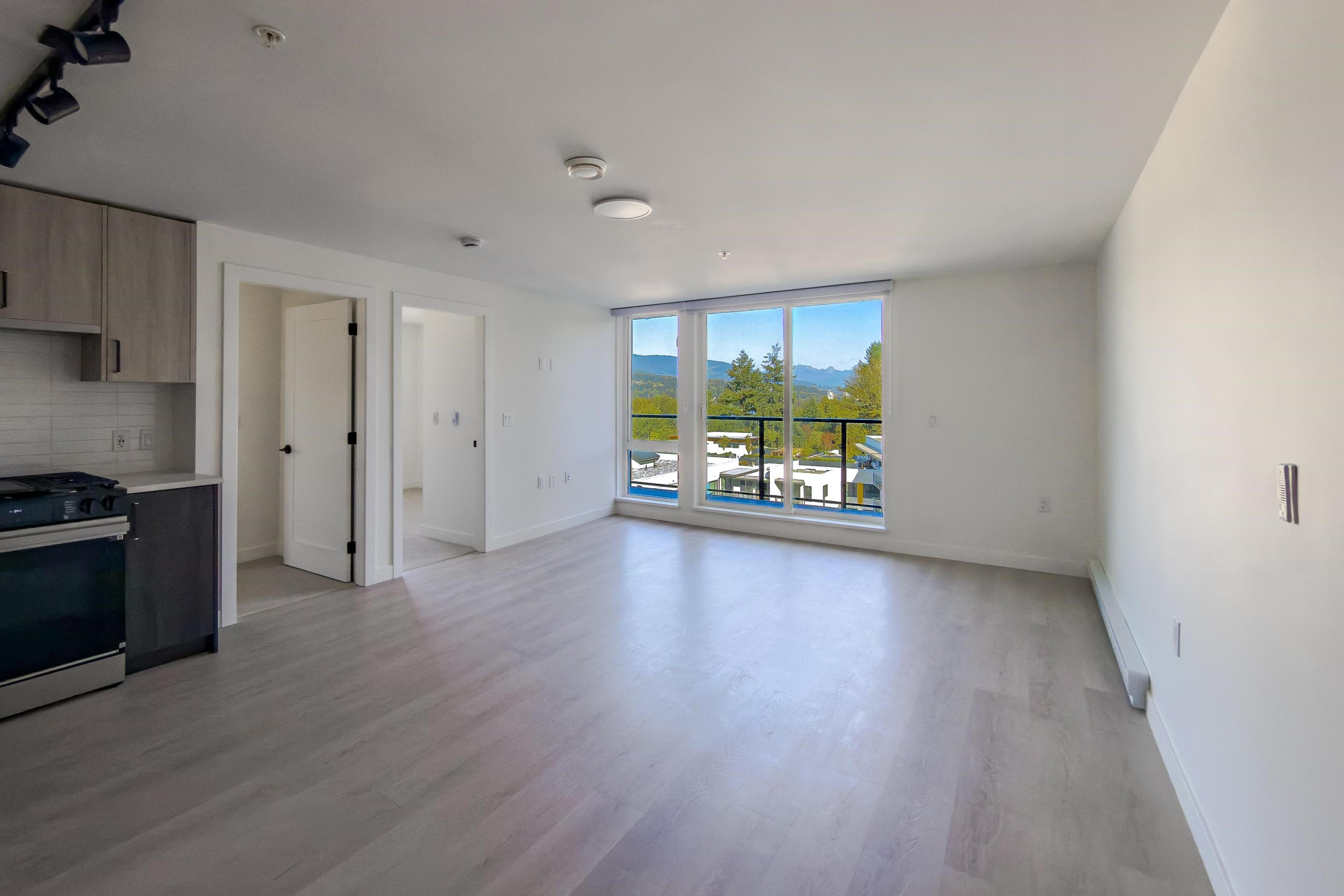 #406 2002 ST. GEORGE STREET - 6