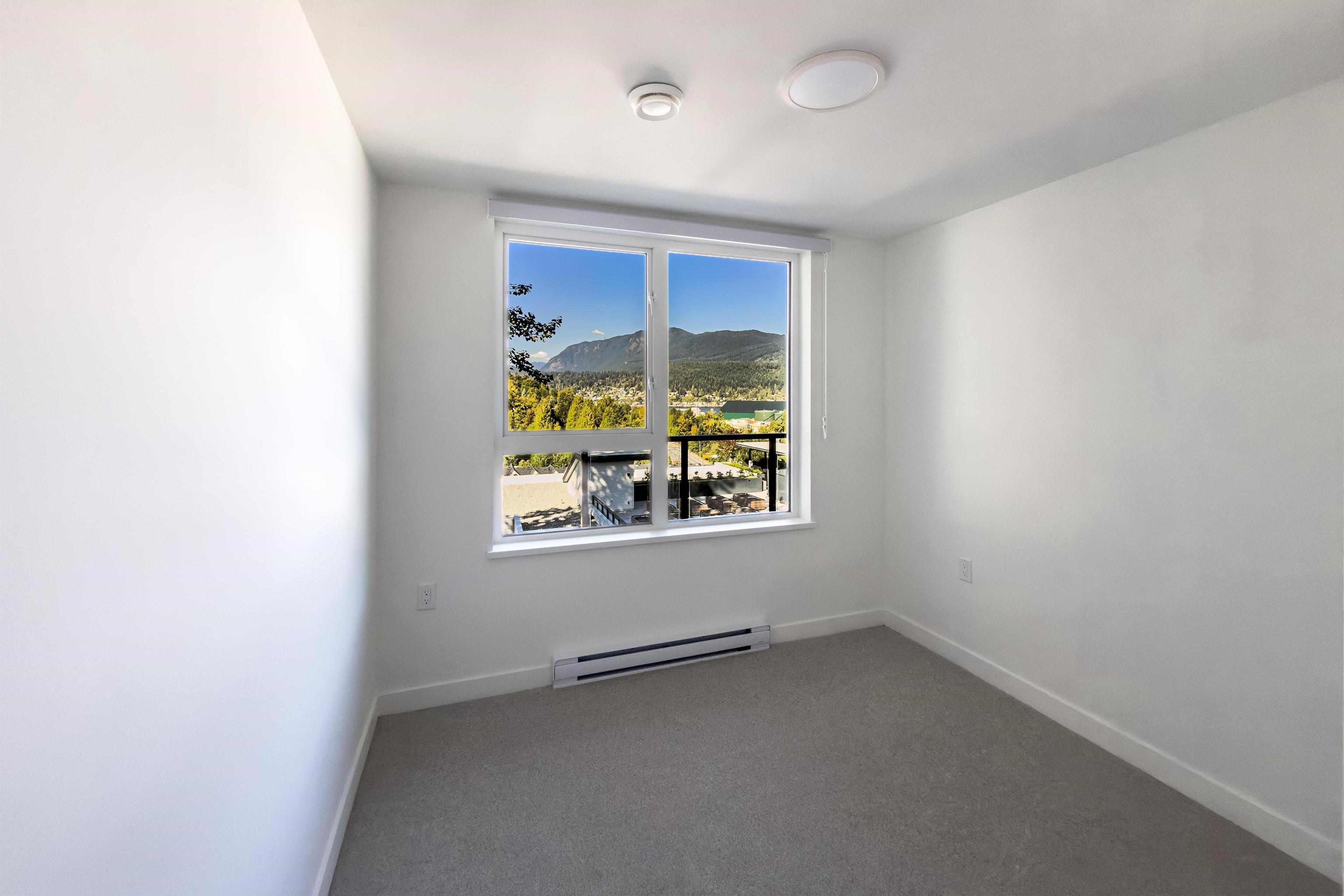 #406 2002 ST. GEORGE STREET - 12