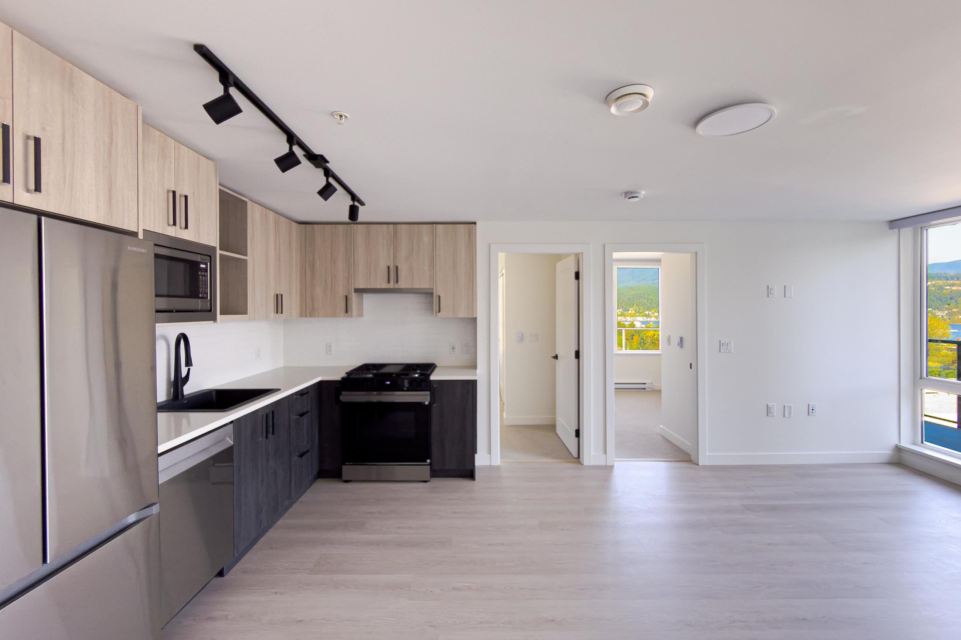 #406 2002 ST. GEORGE STREET - 9