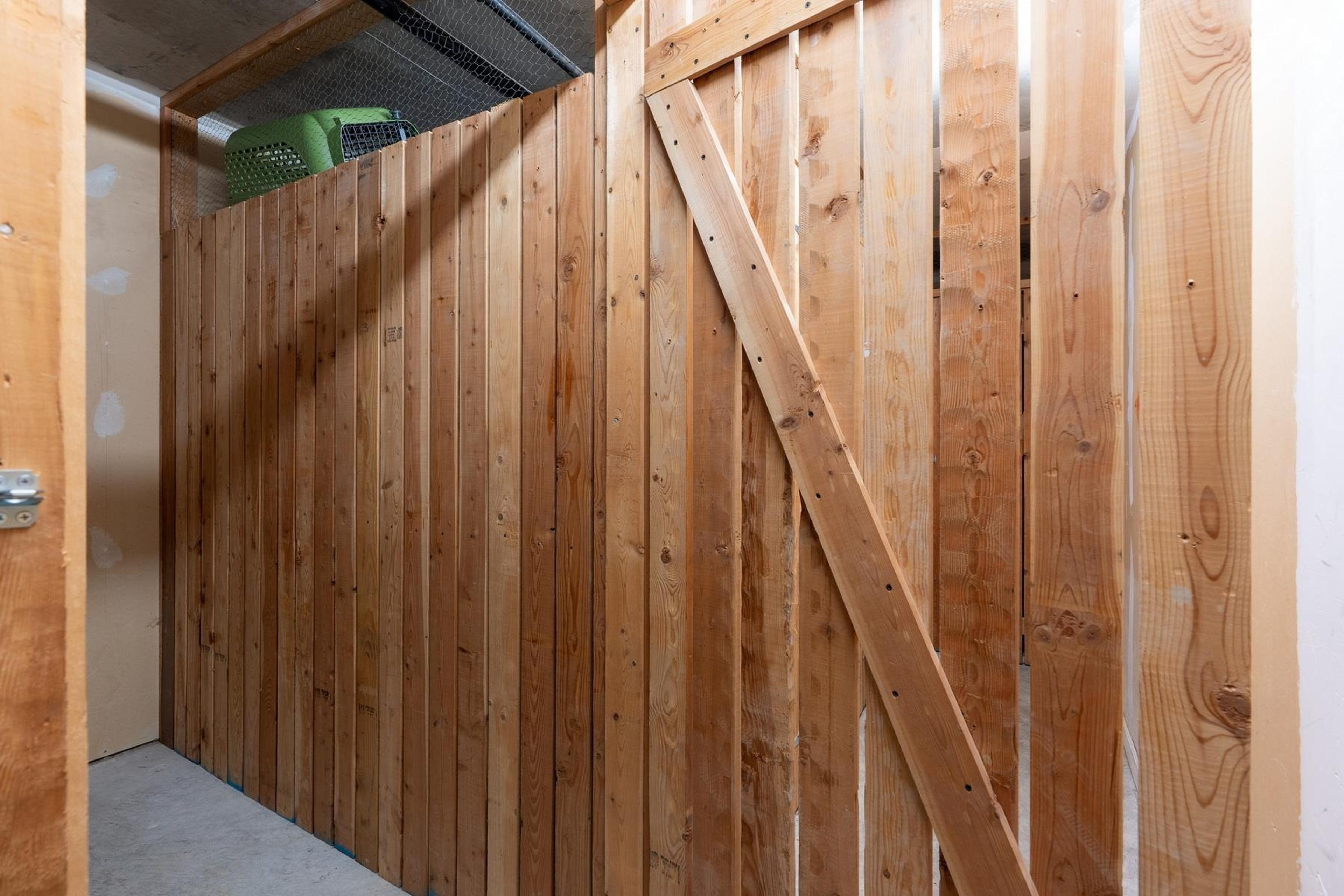 1235 W Broadway, Vancouver - Common Areas - Common storage - Photo 2