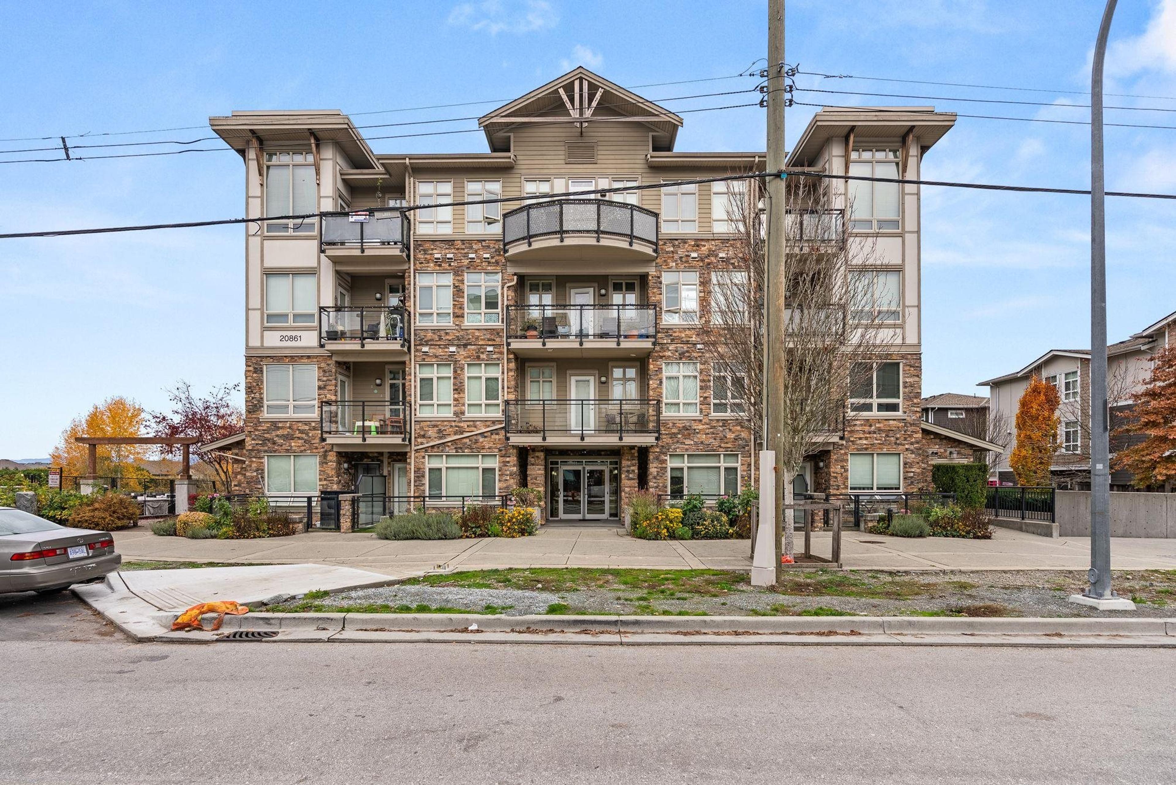 20861 83 Avenue, Langley - Exteriors - Full Complex View - Photo 2