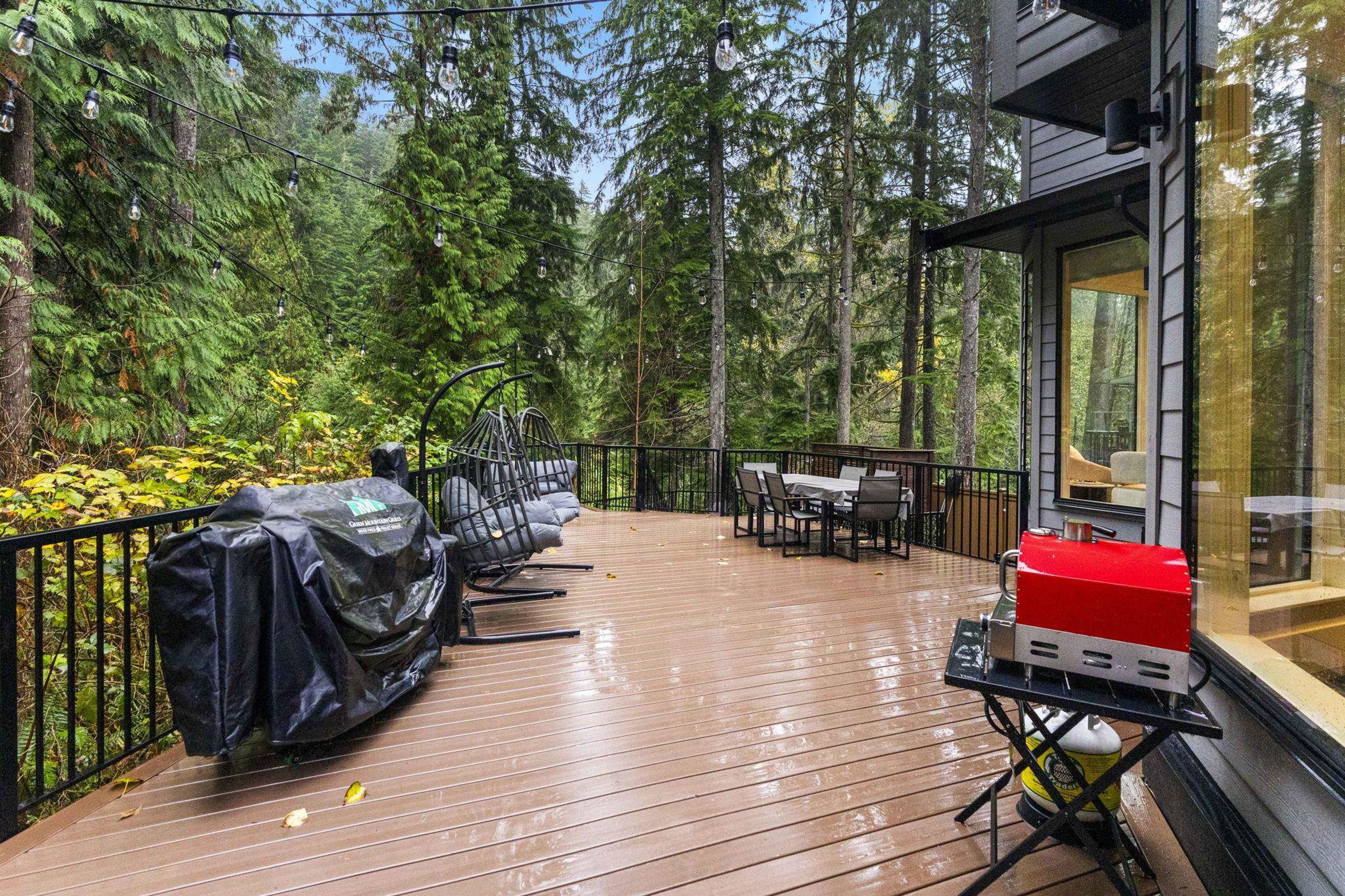 #22 3295 SUNNYSIDE ROAD - 32