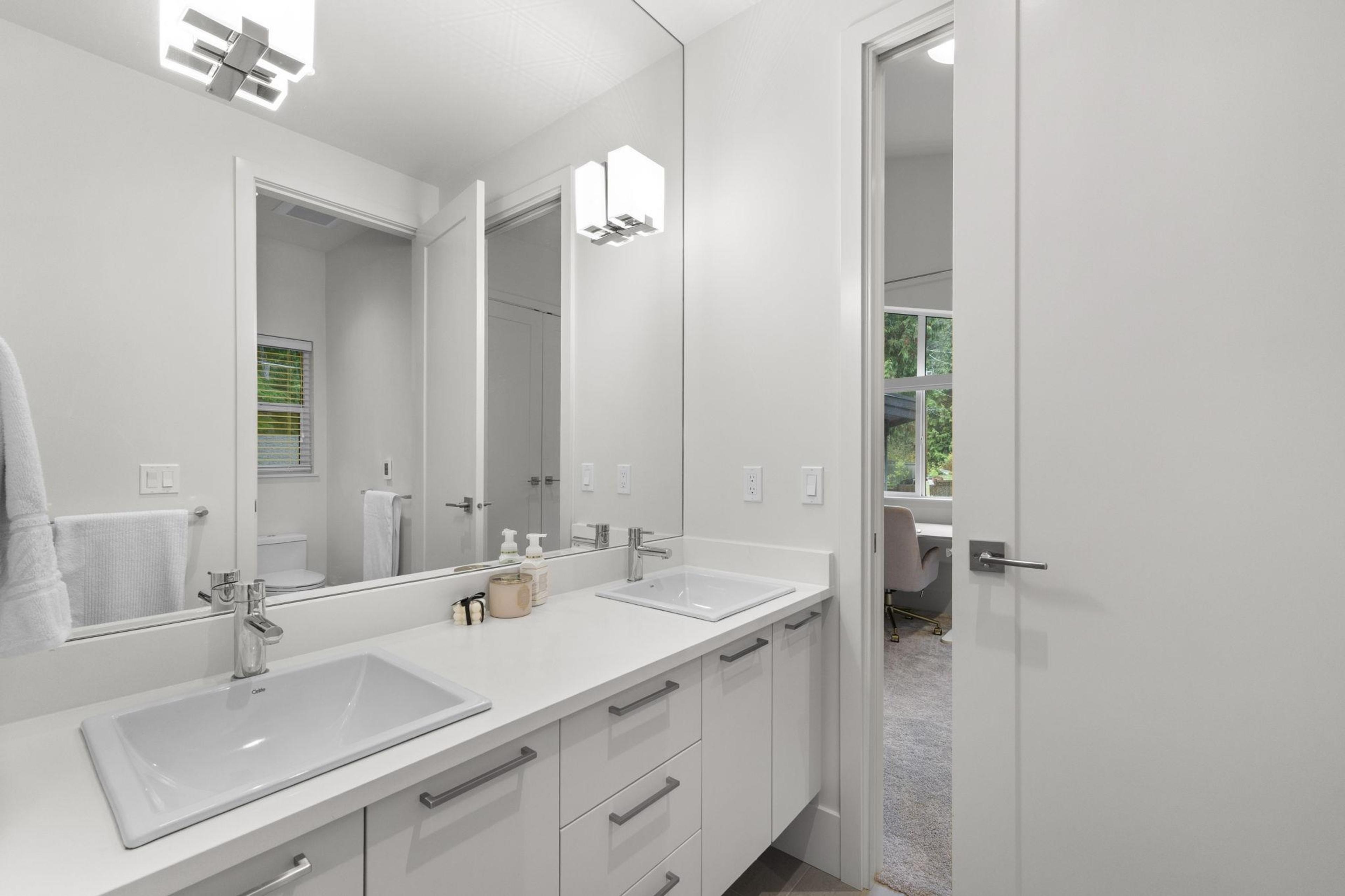 #22 3295 SUNNYSIDE ROAD - 20