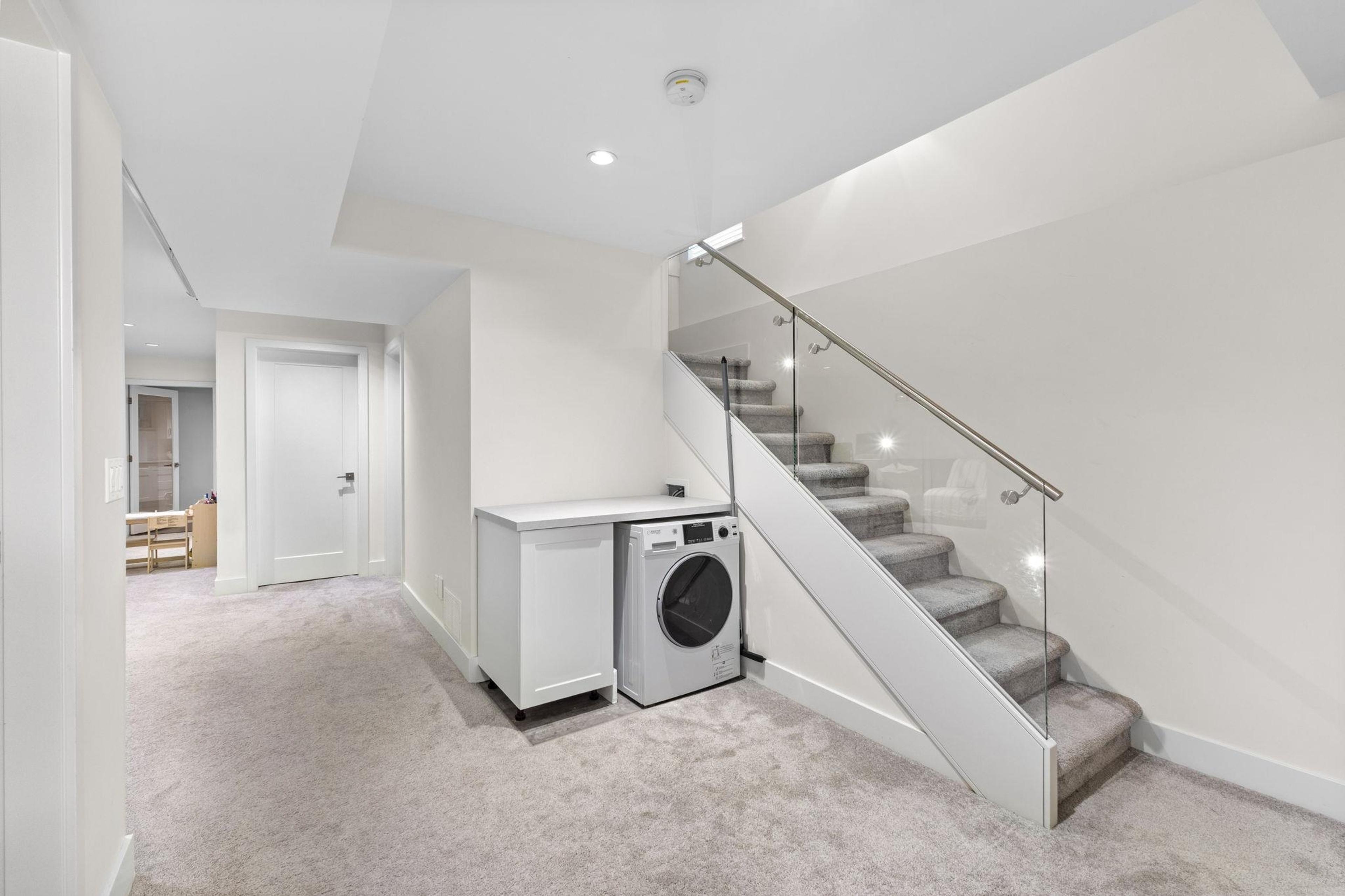 #22 3295 SUNNYSIDE ROAD - 24