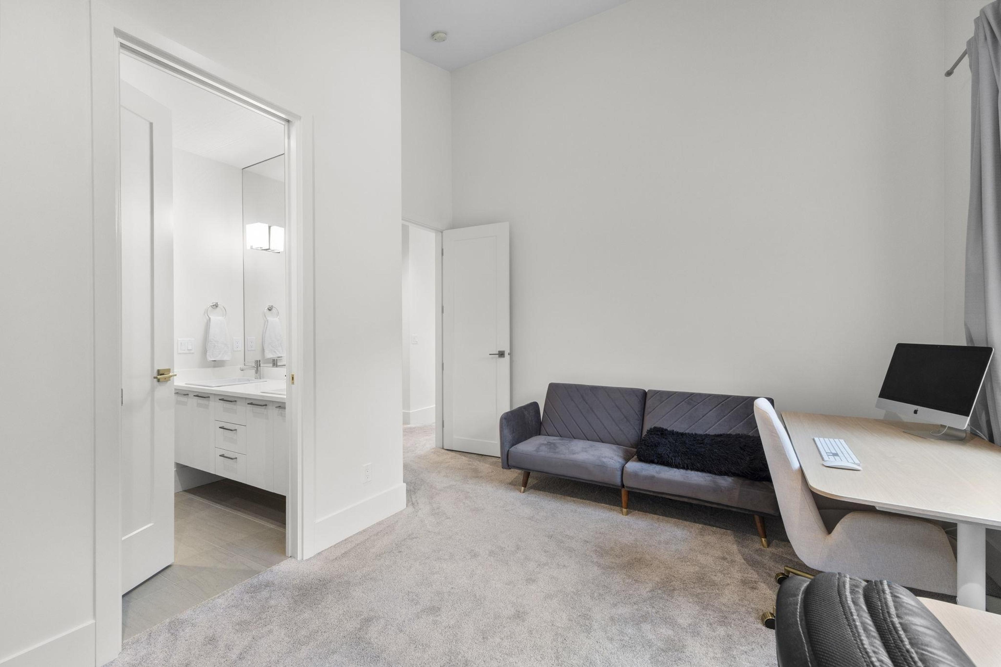 #22 3295 SUNNYSIDE ROAD - 19