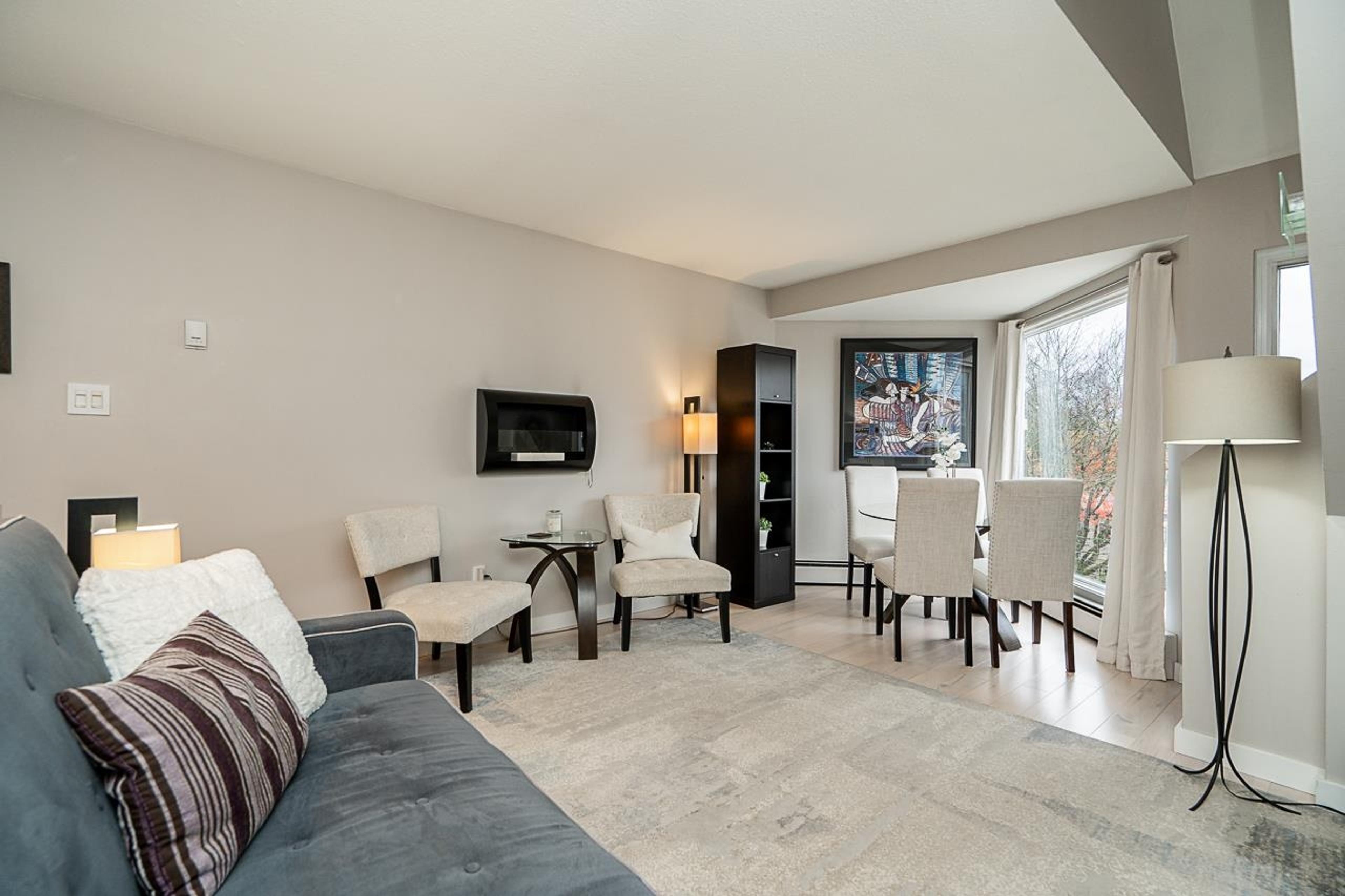 870 W 7th Avenue, Vancouver - Exteriors - Photo 1